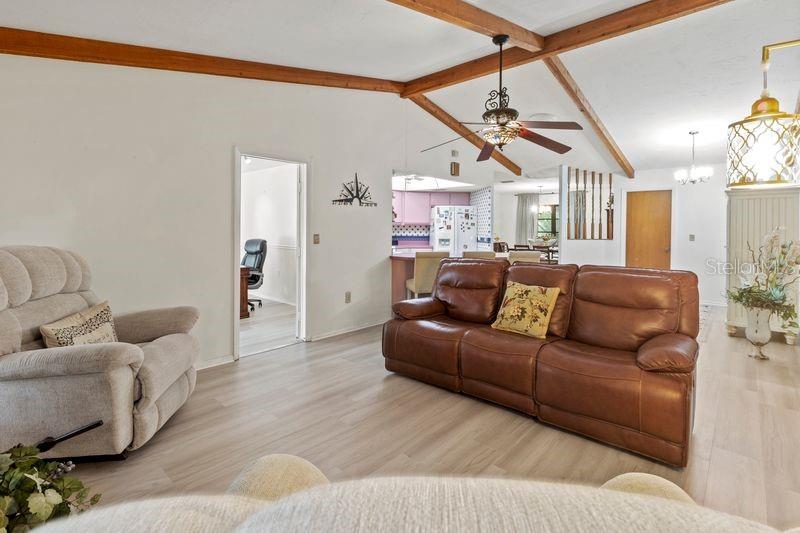 7006 41ST AVE E, BRADENTON, FL, 34208