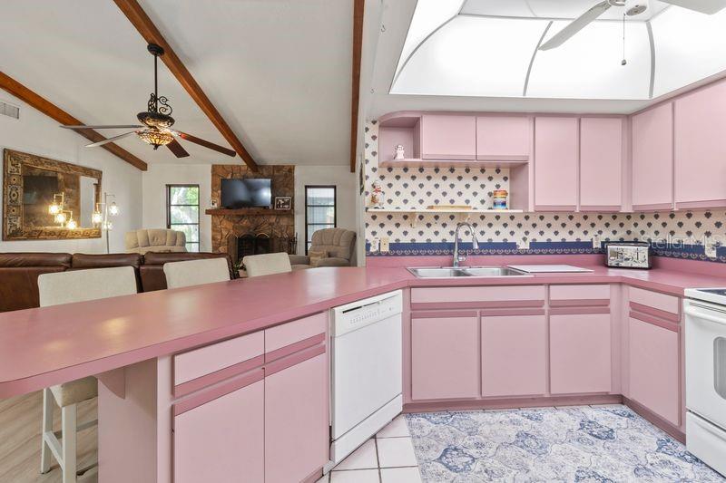 7006 41ST AVE E, BRADENTON, FL, 34208