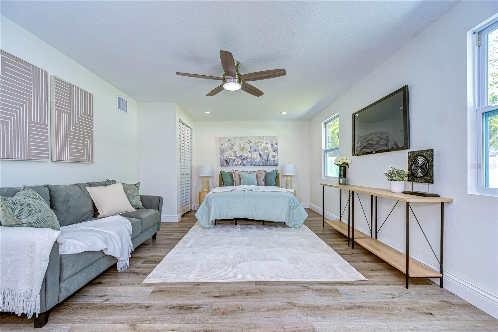 1702 E FRIERSON AVE, TAMPA, FL, 33610