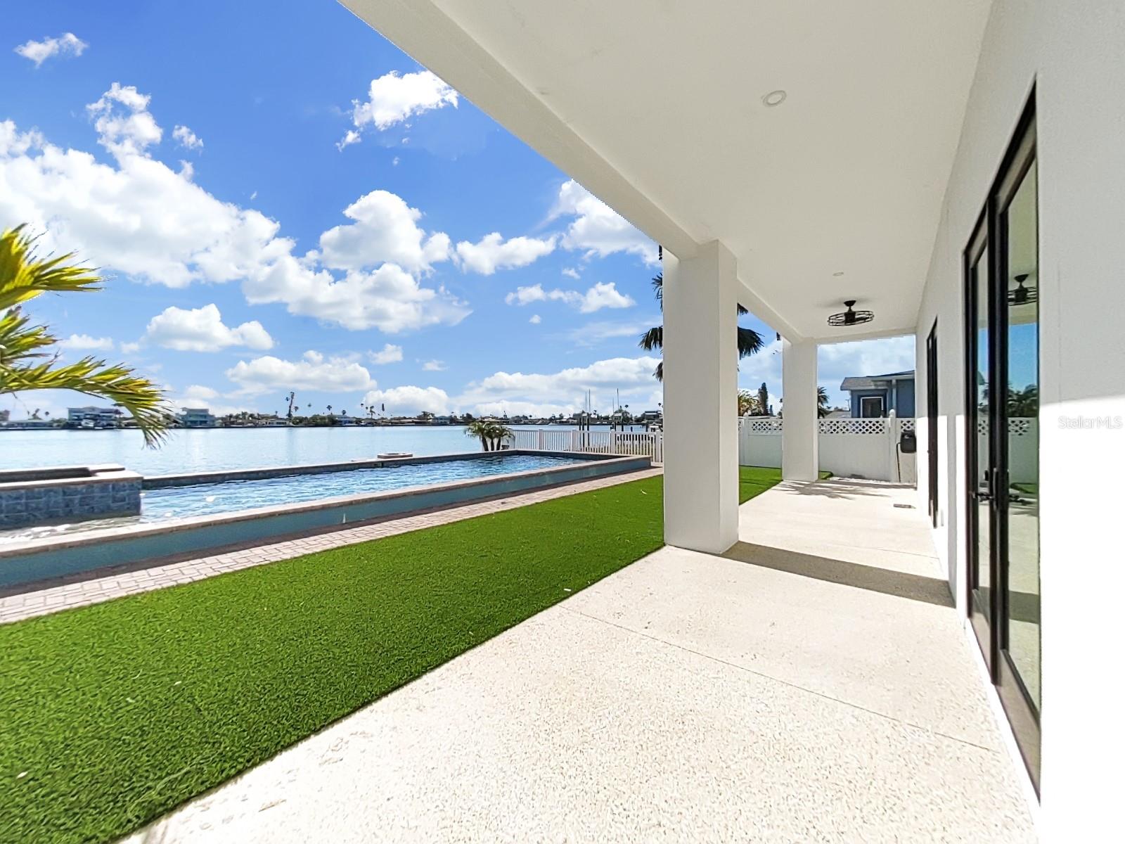 882 BAY POINT DR, MADEIRA BEACH, FL, 33708