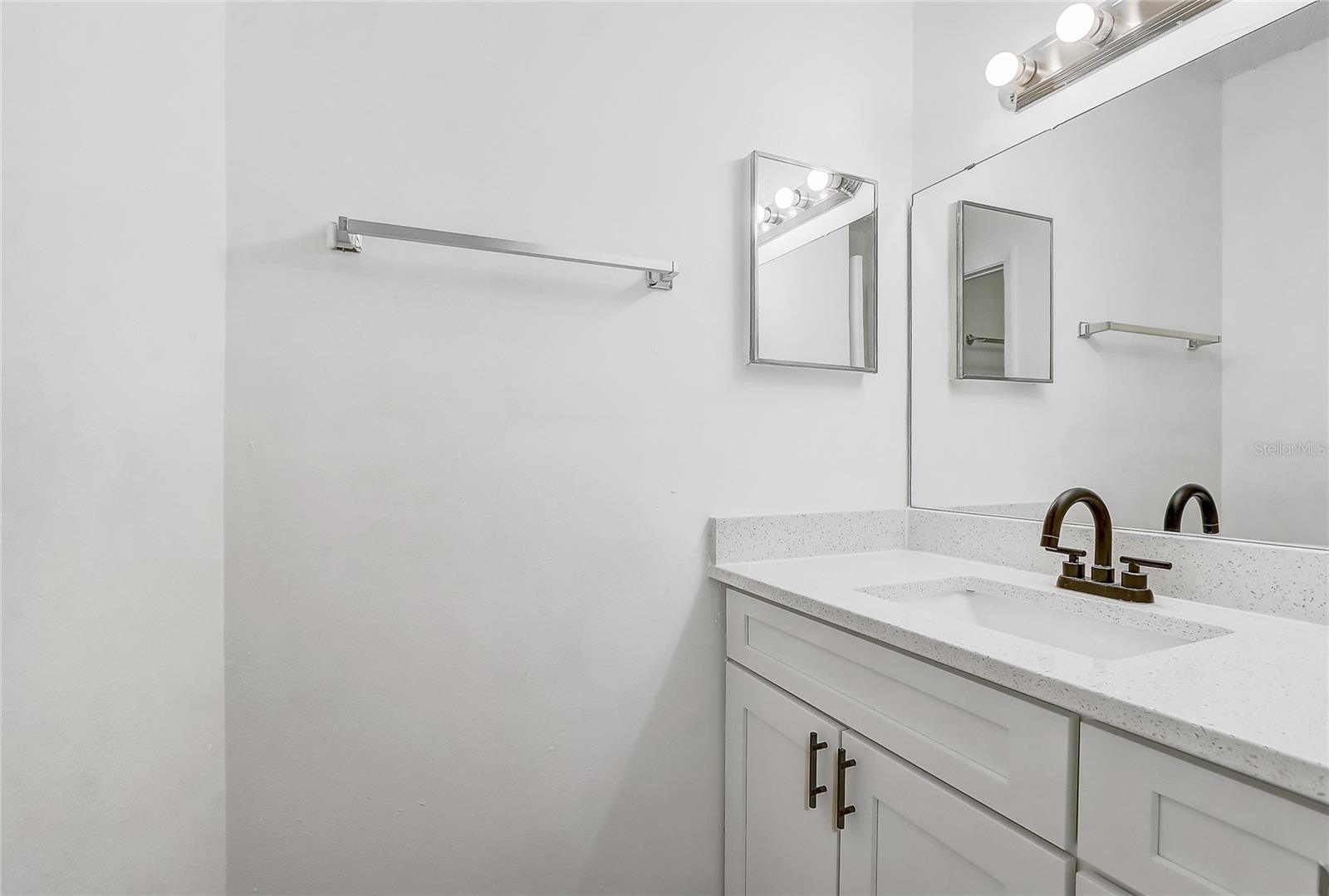 4215 S SEMORAN BLVD #3, ORLANDO, FL, 32822