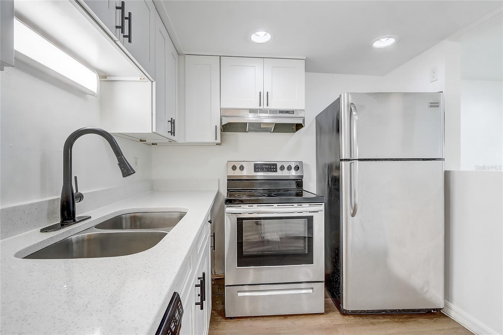 4215 S SEMORAN BLVD #3, ORLANDO, FL, 32822