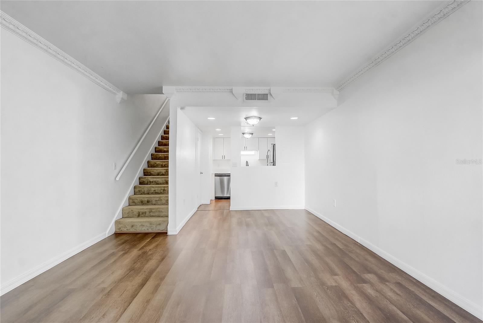 4215 S SEMORAN BLVD #3, ORLANDO, FL, 32822