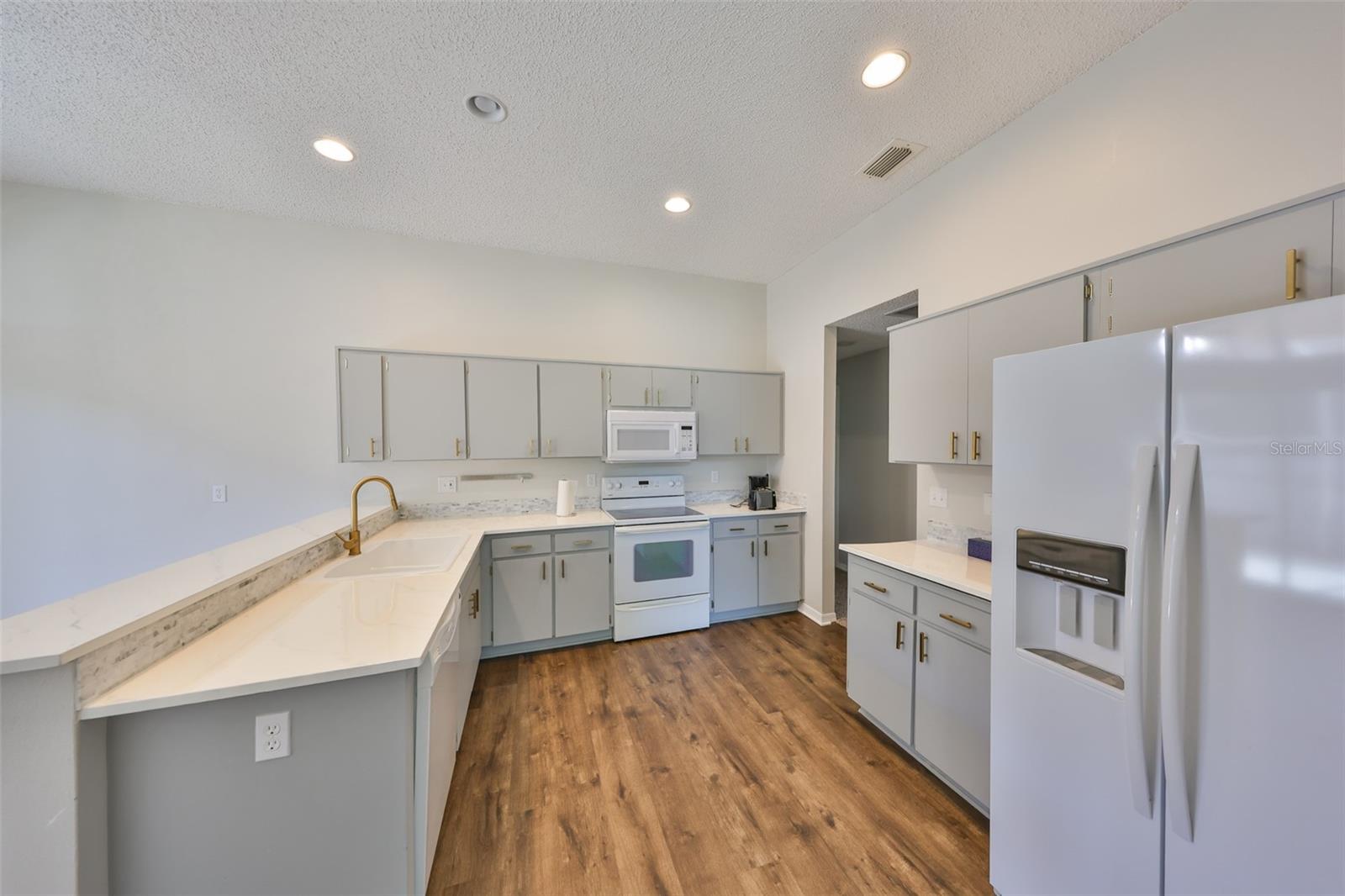 604 MCDANIEL ST, SUN CITY CENTER, FL, 33573