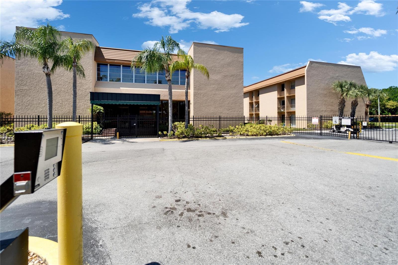 5820 N CHURCH AVE #241, TAMPA, FL, 33614