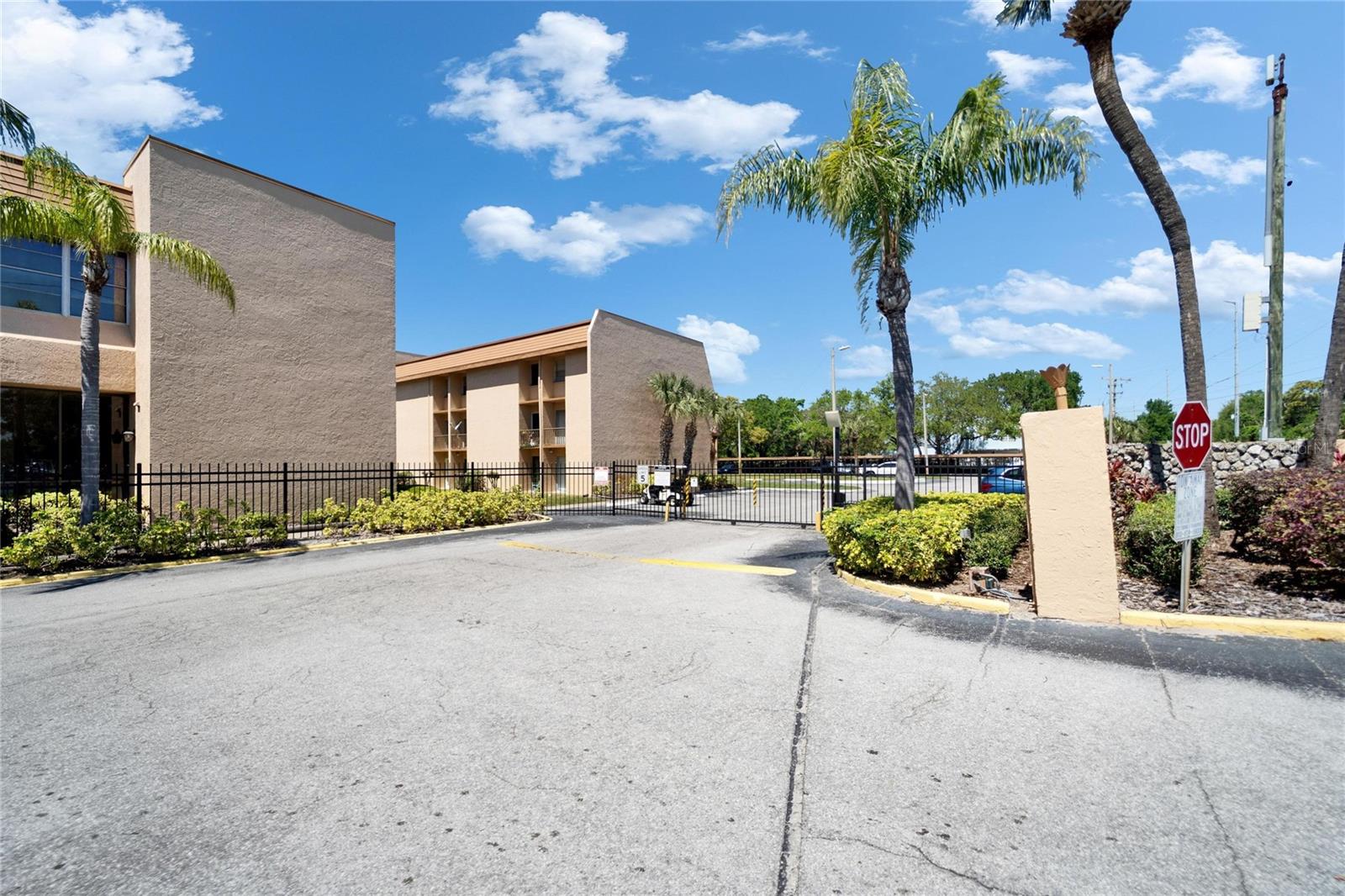 5820 N CHURCH AVE #241, TAMPA, FL, 33614