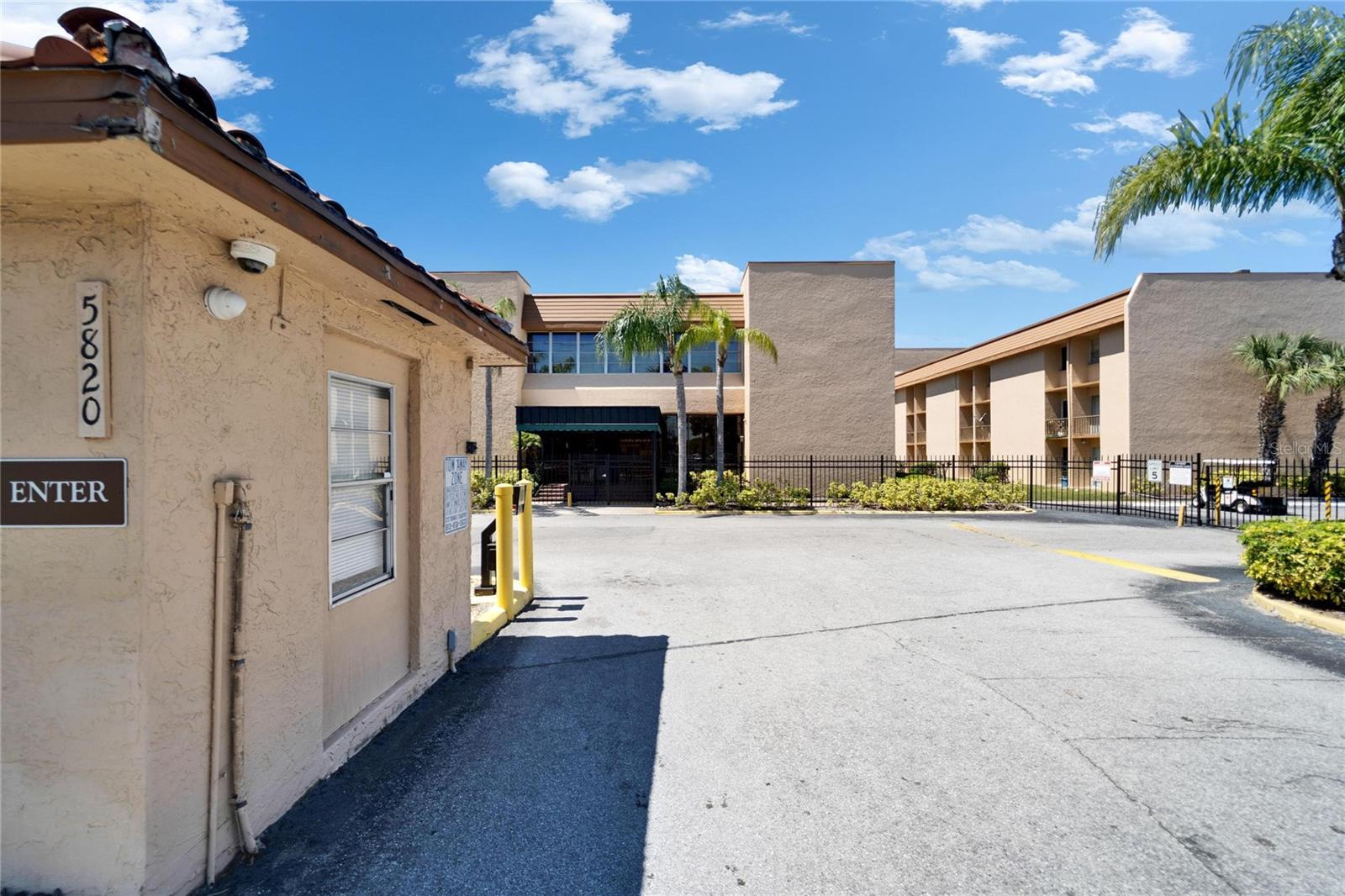 5820 N CHURCH AVE #241, TAMPA, FL, 33614