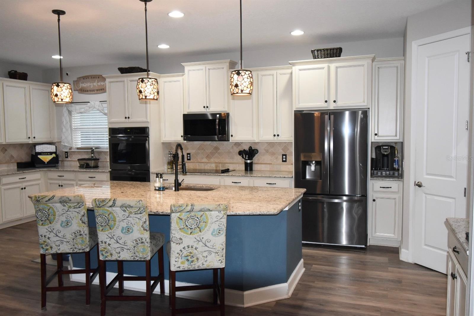 734 CALABRIA WAY, HOWEY IN THE HILLS, FL, 34737