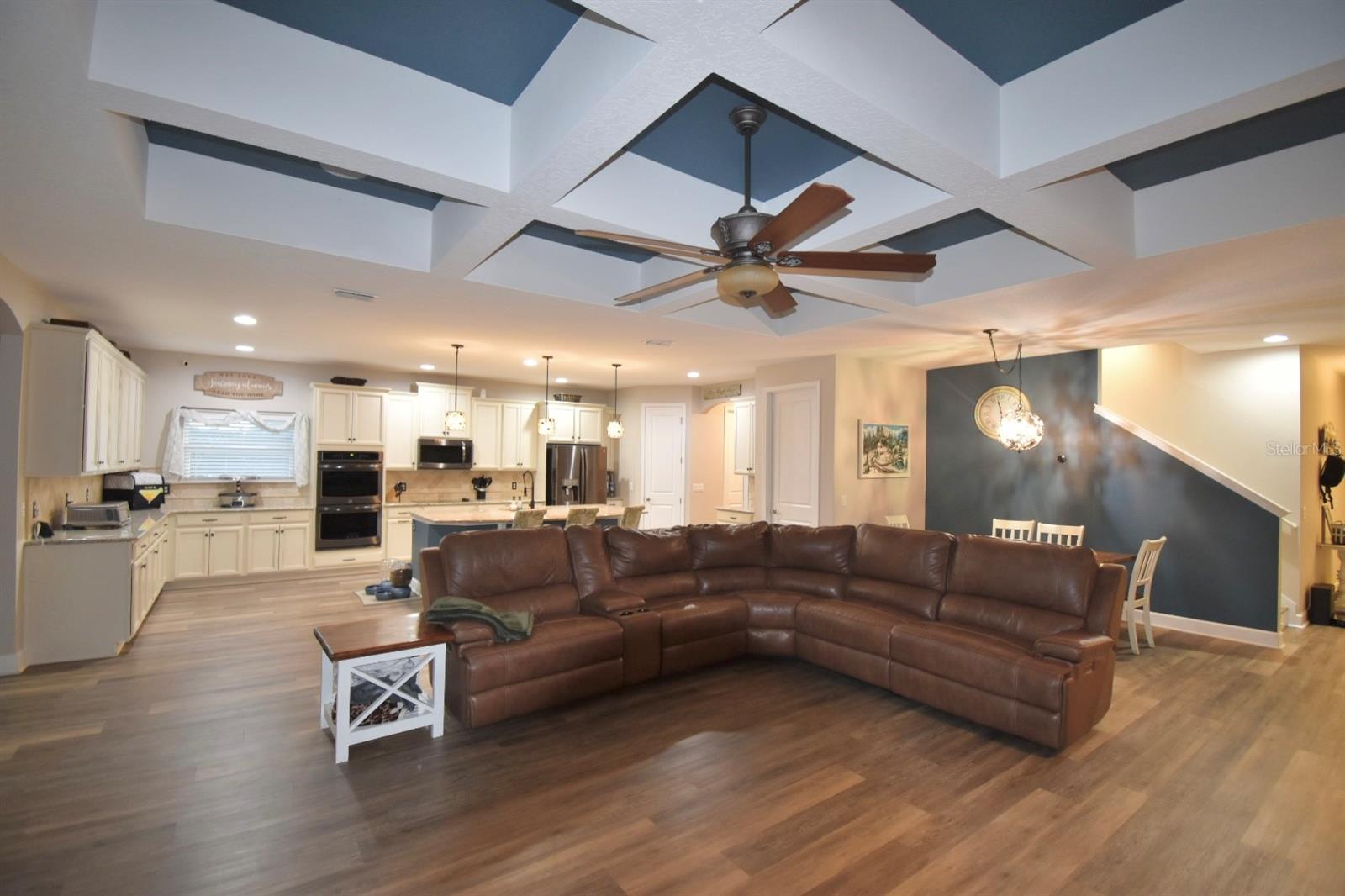 734 CALABRIA WAY, HOWEY IN THE HILLS, FL, 34737