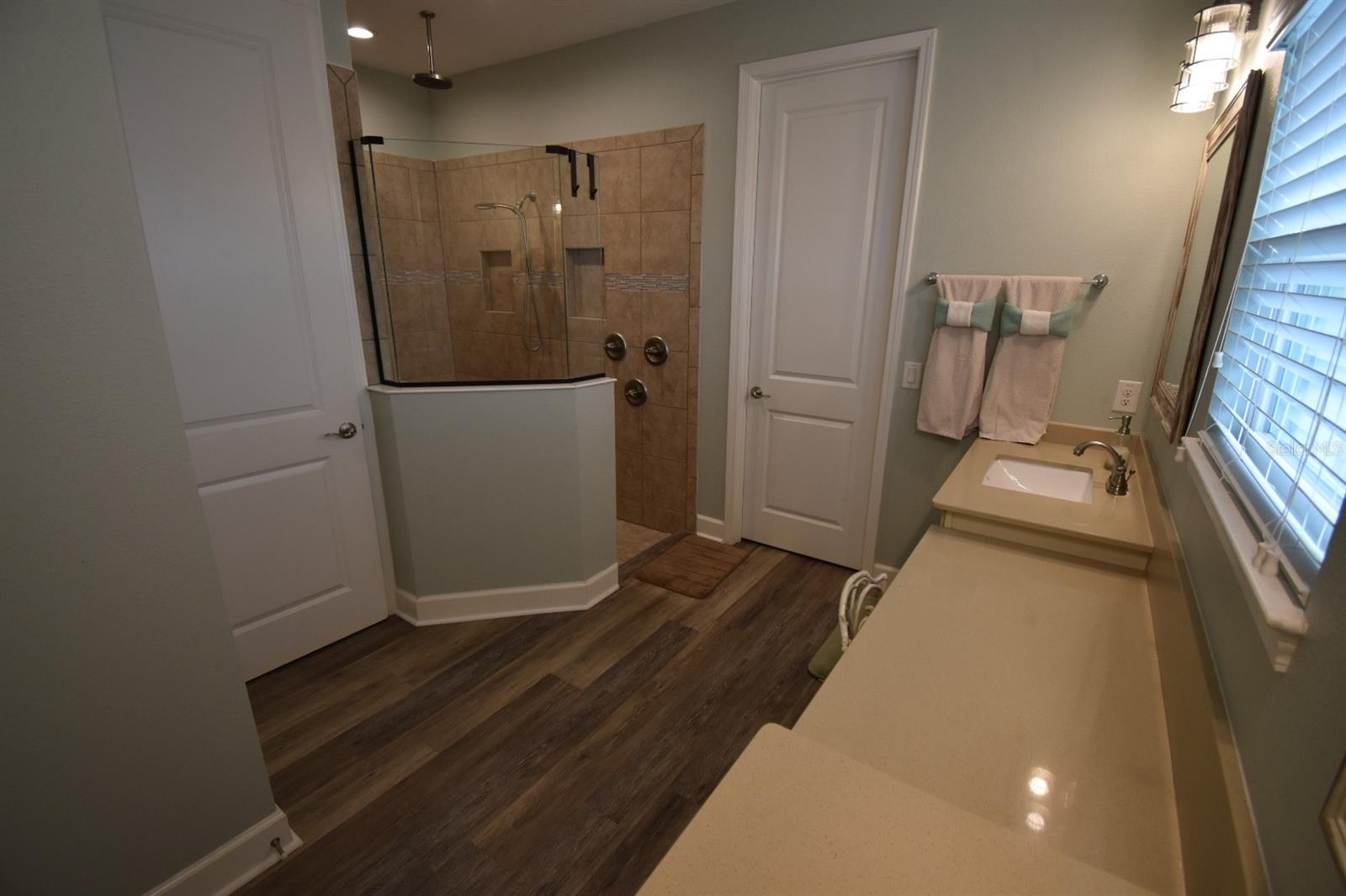 734 CALABRIA WAY, HOWEY IN THE HILLS, FL, 34737