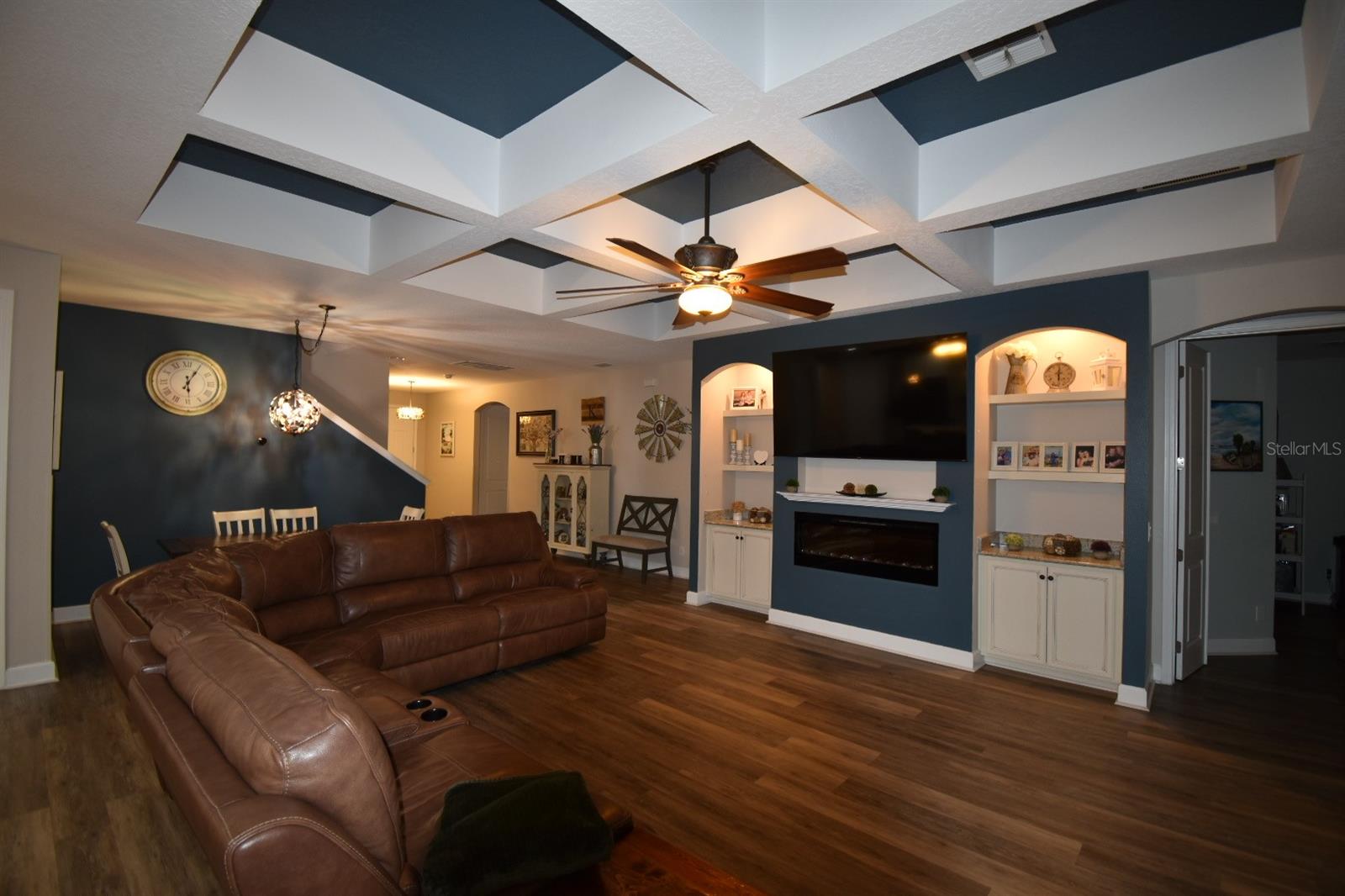 734 CALABRIA WAY, HOWEY IN THE HILLS, FL, 34737