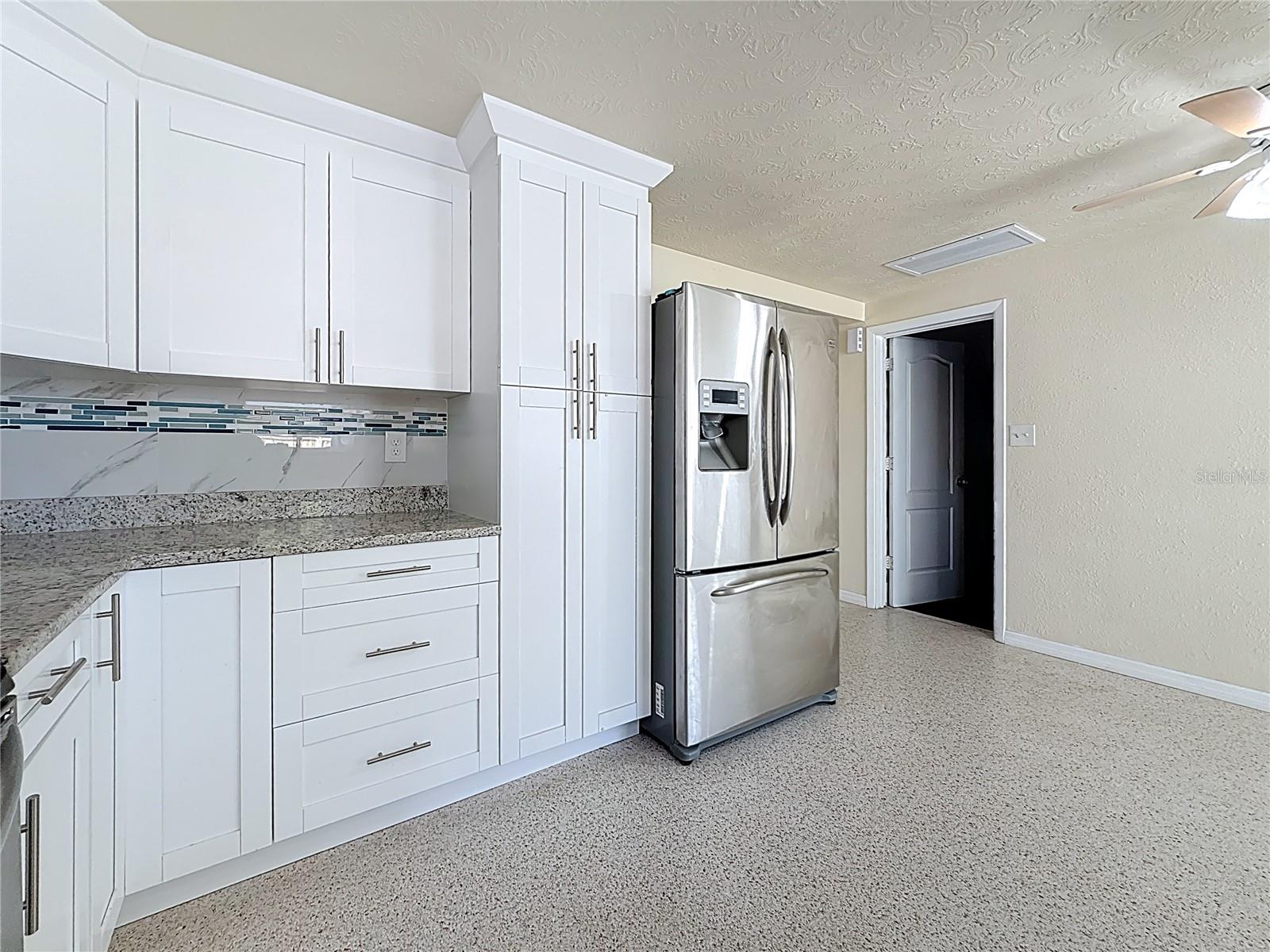 2122 HOLIDAY DR, HOLIDAY, FL, 34691