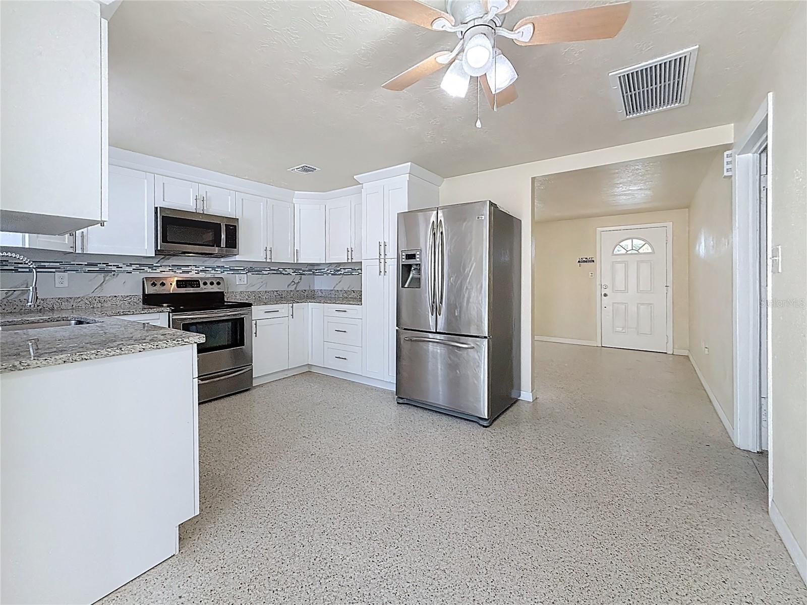 2122 HOLIDAY DR, HOLIDAY, FL, 34691
