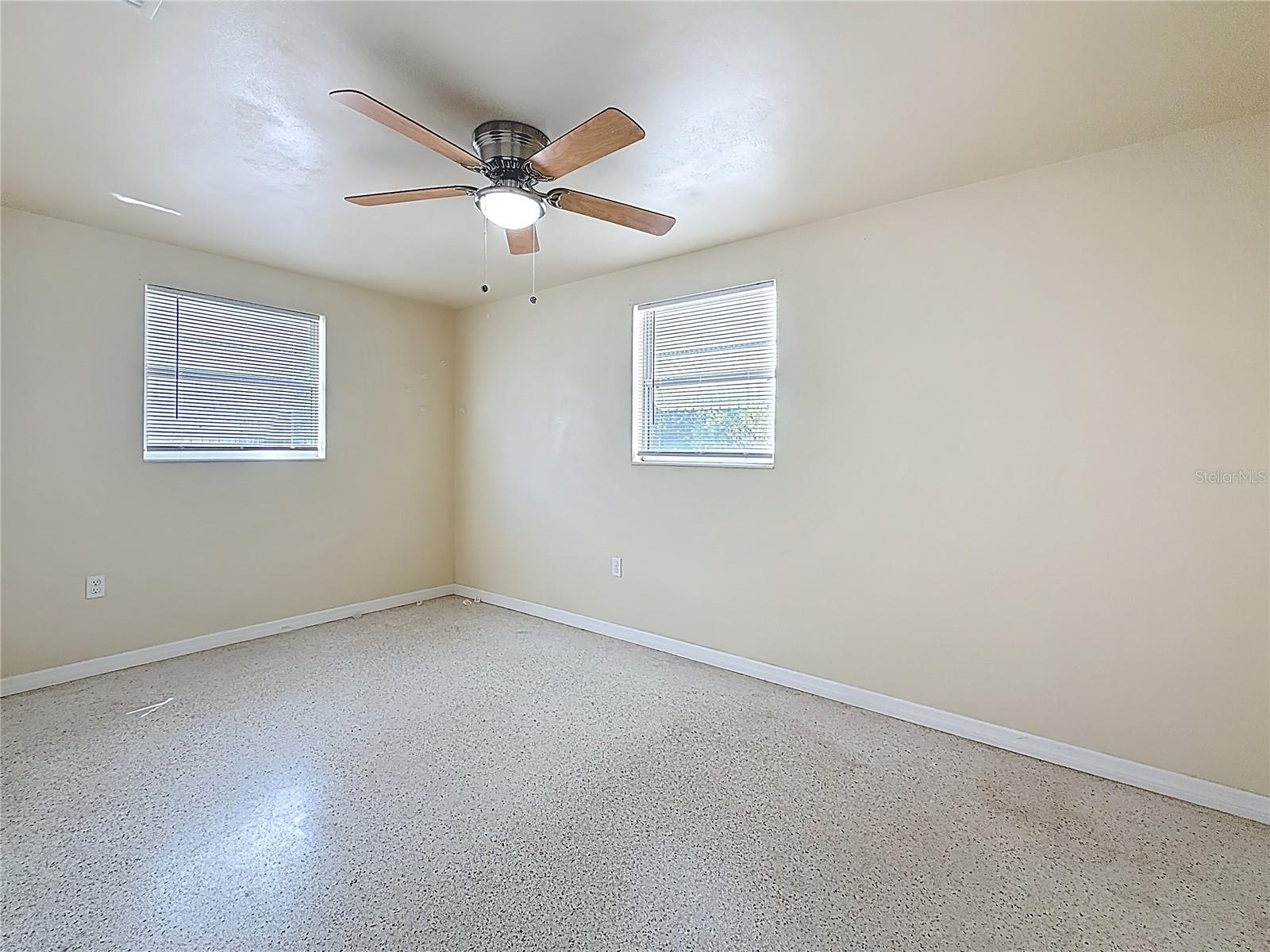2122 HOLIDAY DR, HOLIDAY, FL, 34691