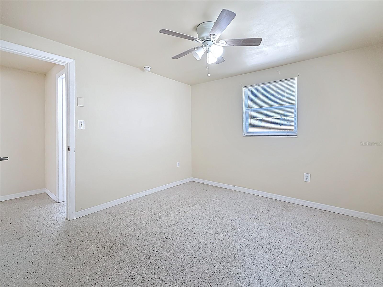 2122 HOLIDAY DR, HOLIDAY, FL, 34691