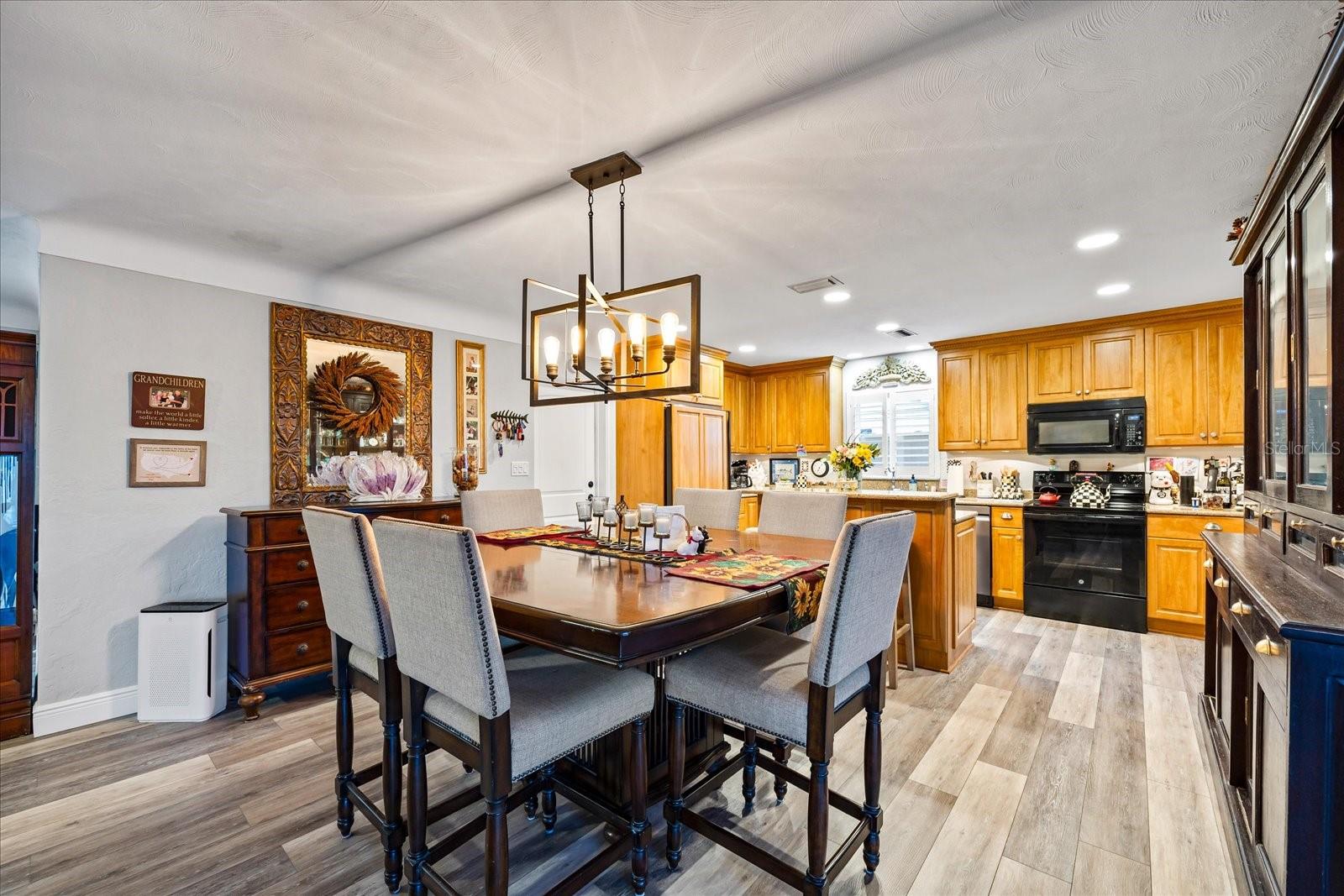 7912 3RD AVE S, ST PETERSBURG, FL, 33707