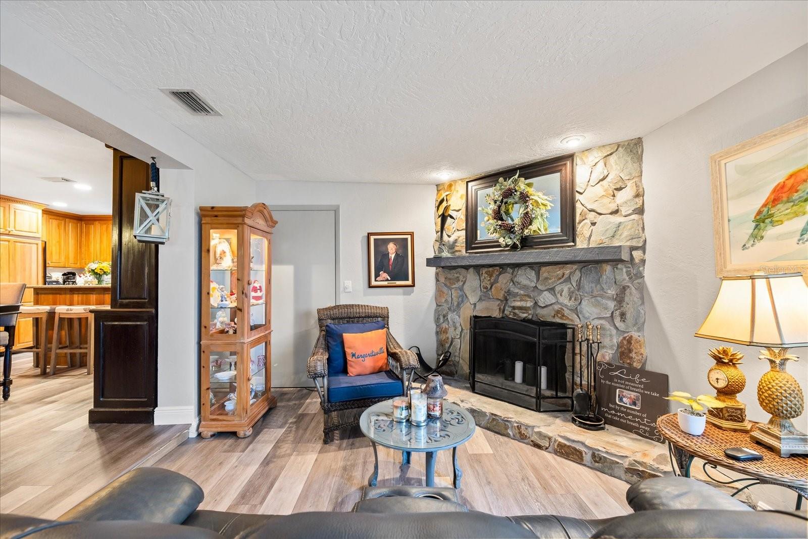 7912 3RD AVE S, ST PETERSBURG, FL, 33707