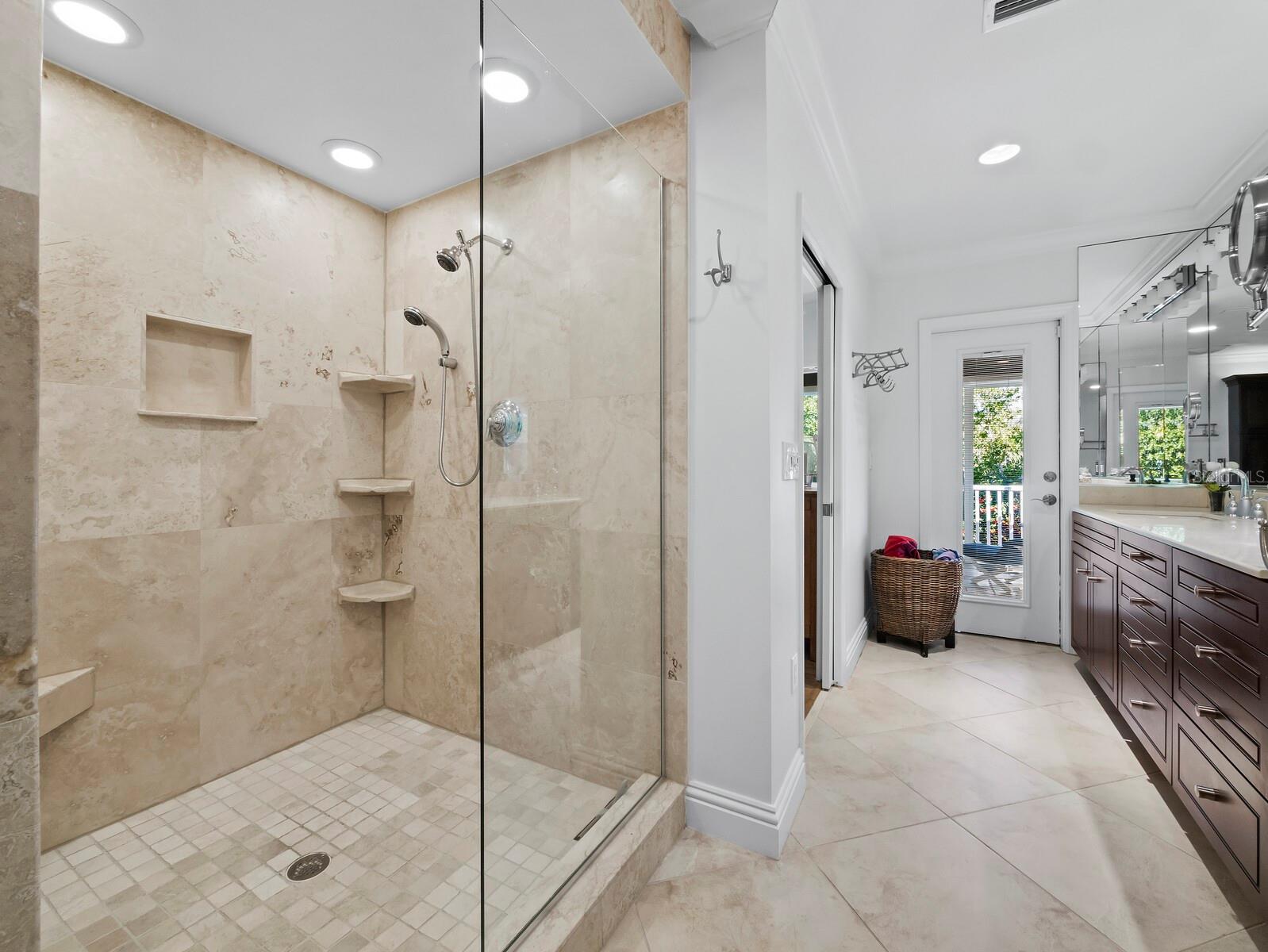 3322 BAYOU RD, LONGBOAT KEY, FL, 34228
