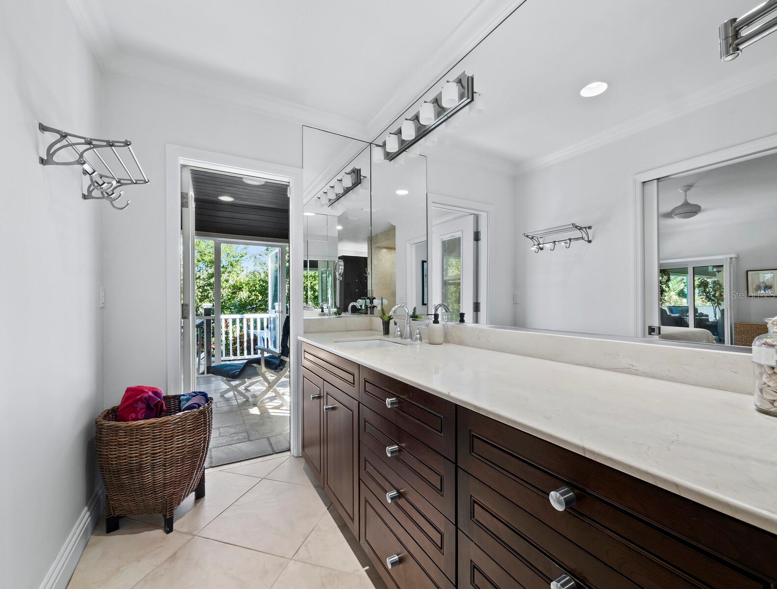 3322 BAYOU RD, LONGBOAT KEY, FL, 34228