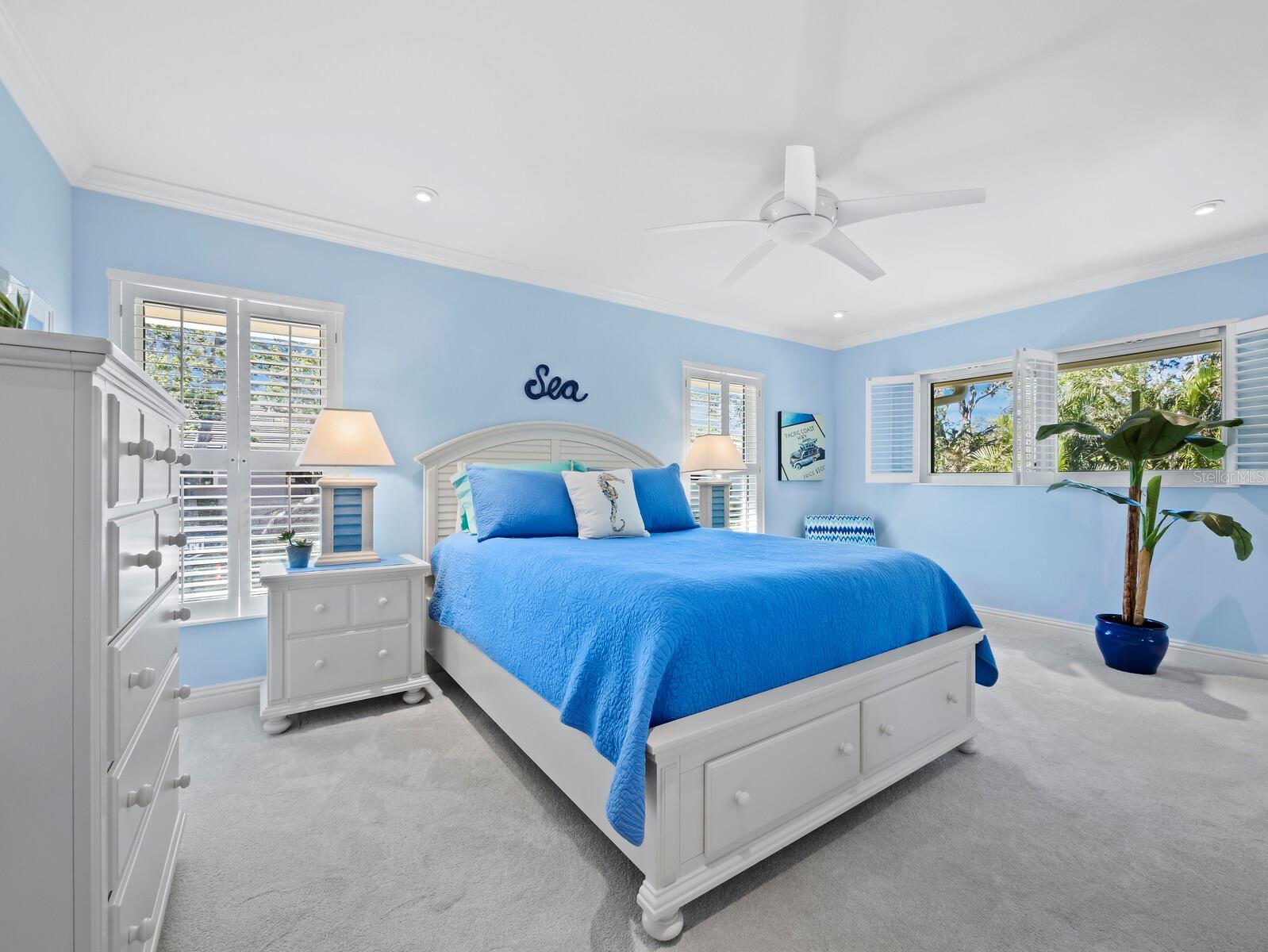 3322 BAYOU RD, LONGBOAT KEY, FL, 34228