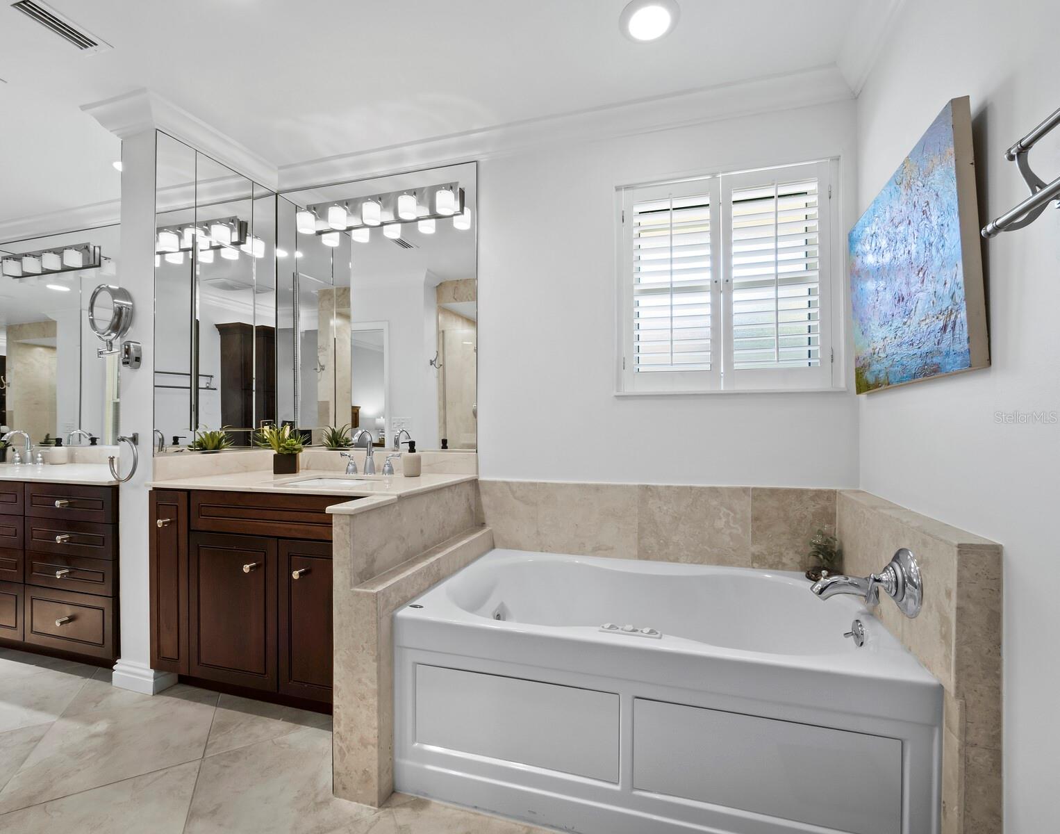 3322 BAYOU RD, LONGBOAT KEY, FL, 34228