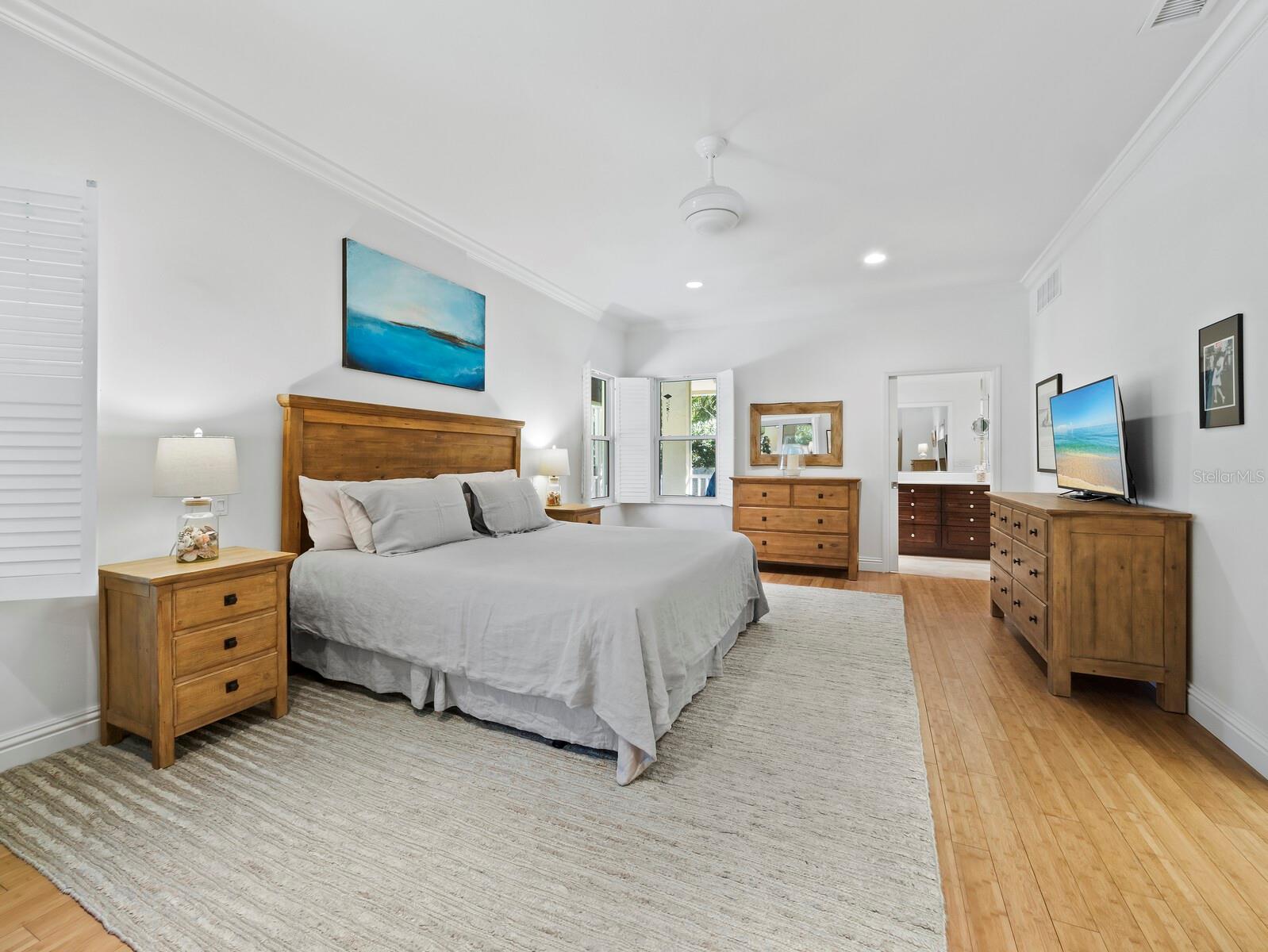 3322 BAYOU RD, LONGBOAT KEY, FL, 34228