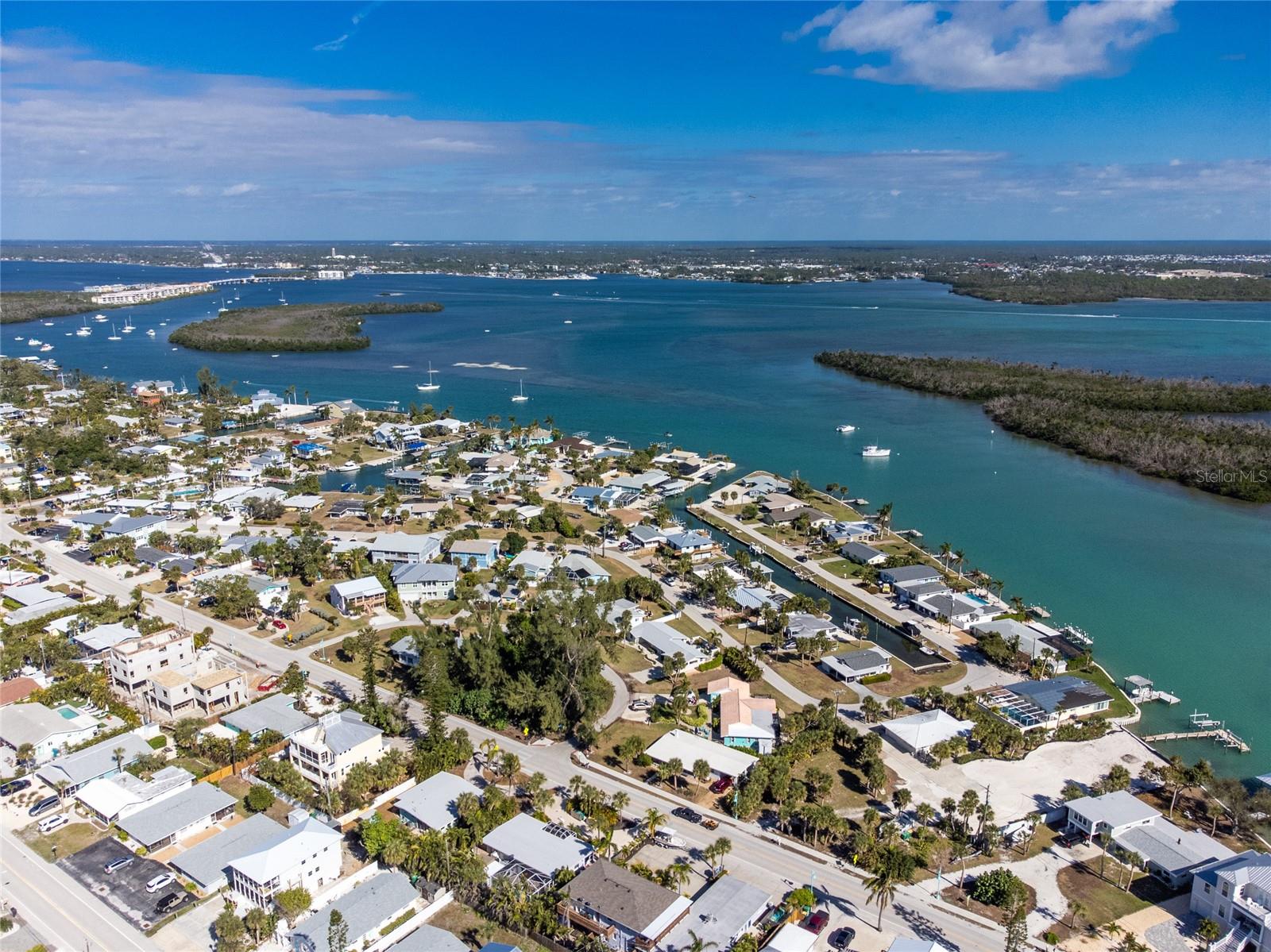 1285 HOLIDAY DR, ENGLEWOOD, FL, 34223