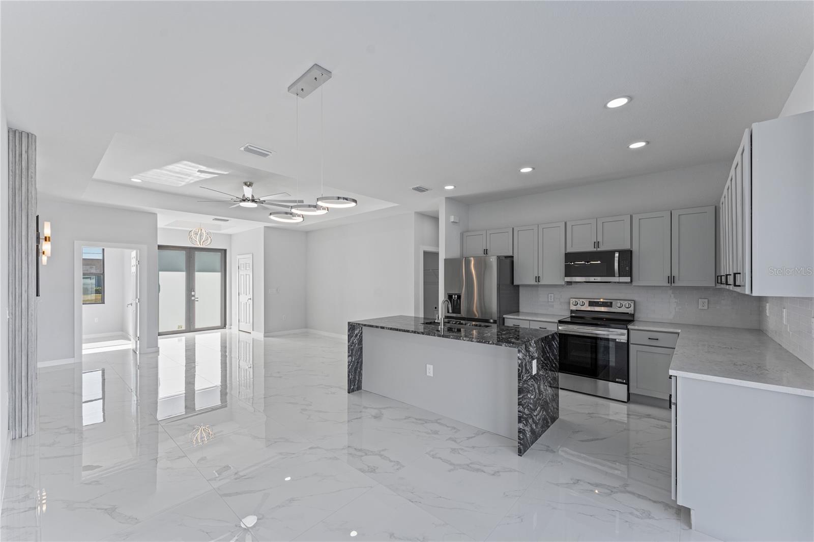 3921 NW 40TH LN, CAPE CORAL, FL, 33993