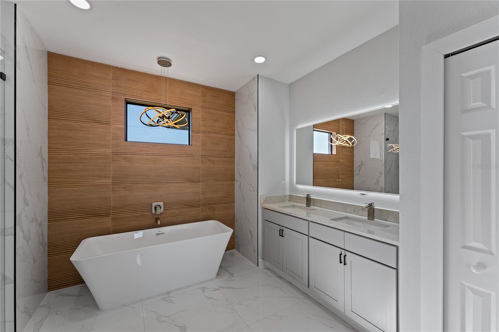 3921 NW 40TH LN, CAPE CORAL, FL, 33993