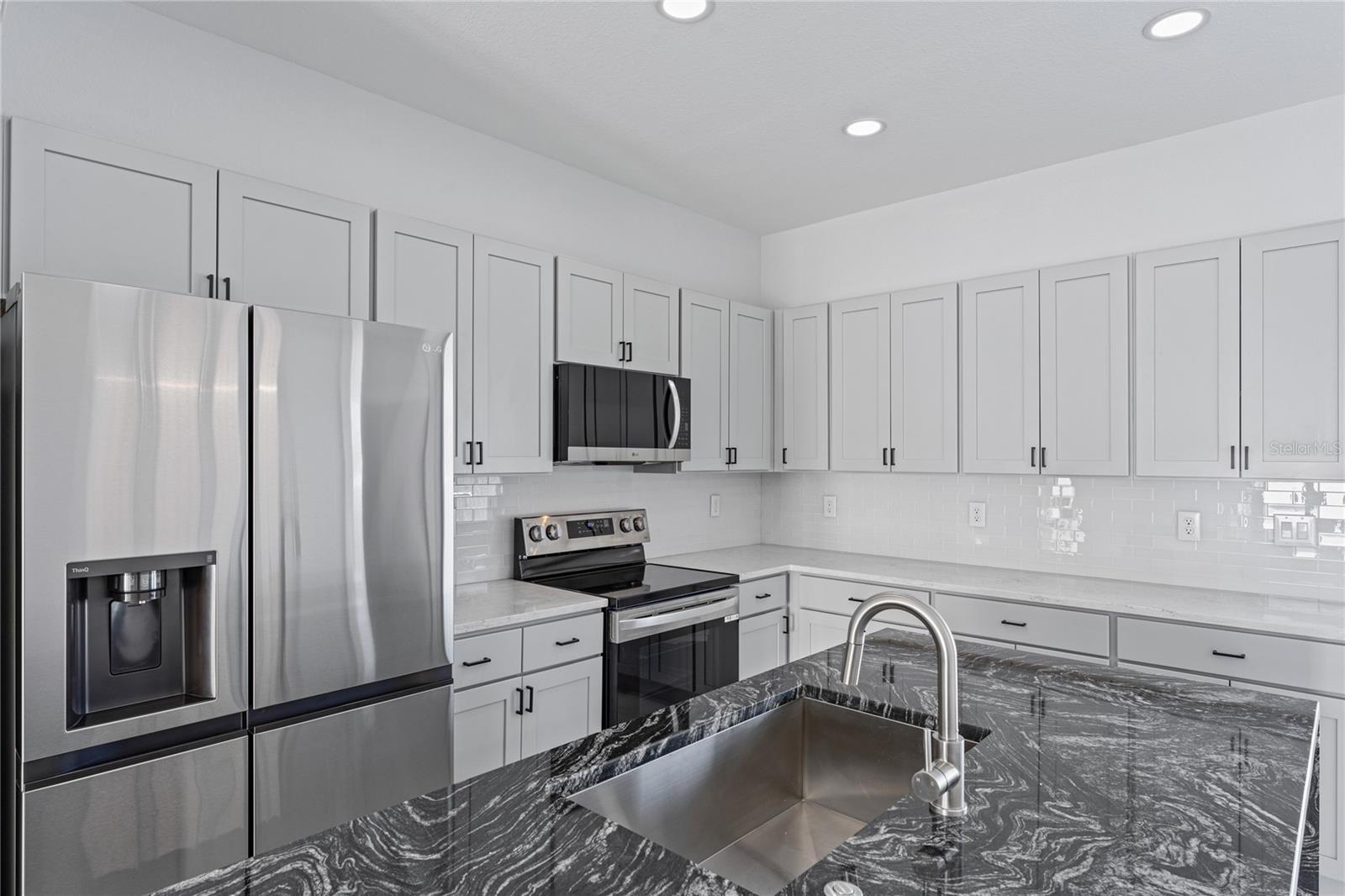 3921 NW 40TH LN, CAPE CORAL, FL, 33993