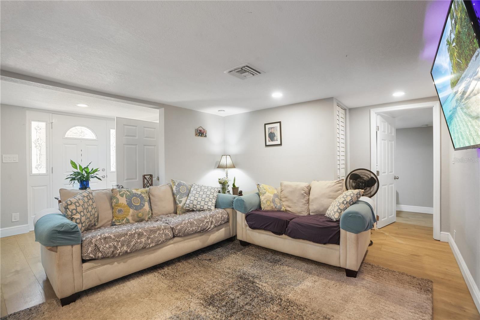 215 ANCLOTE RD, TARPON SPRINGS, FL, 34689