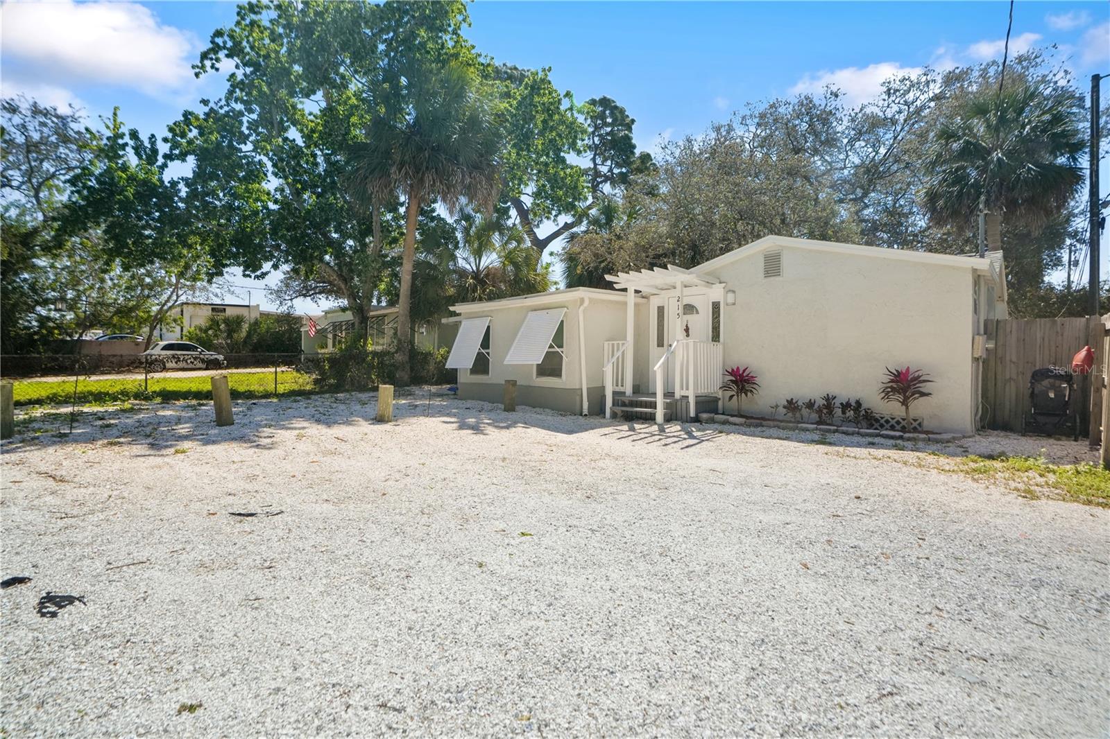 215 ANCLOTE RD, TARPON SPRINGS, FL, 34689