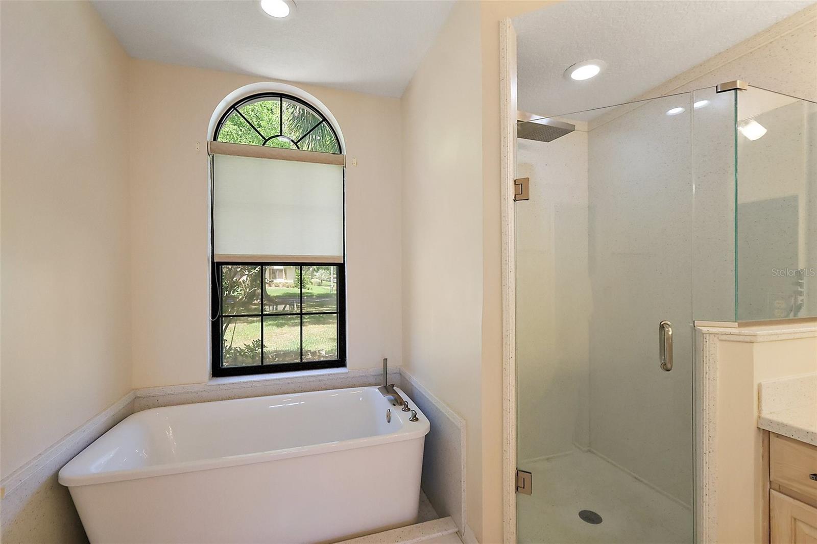 5640 SPINNAKER LOOP, LADY LAKE, FL, 32159