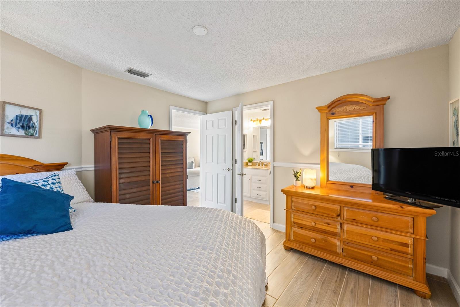 610 ISLAND WAY #302, CLEARWATER BEACH, FL, 33767