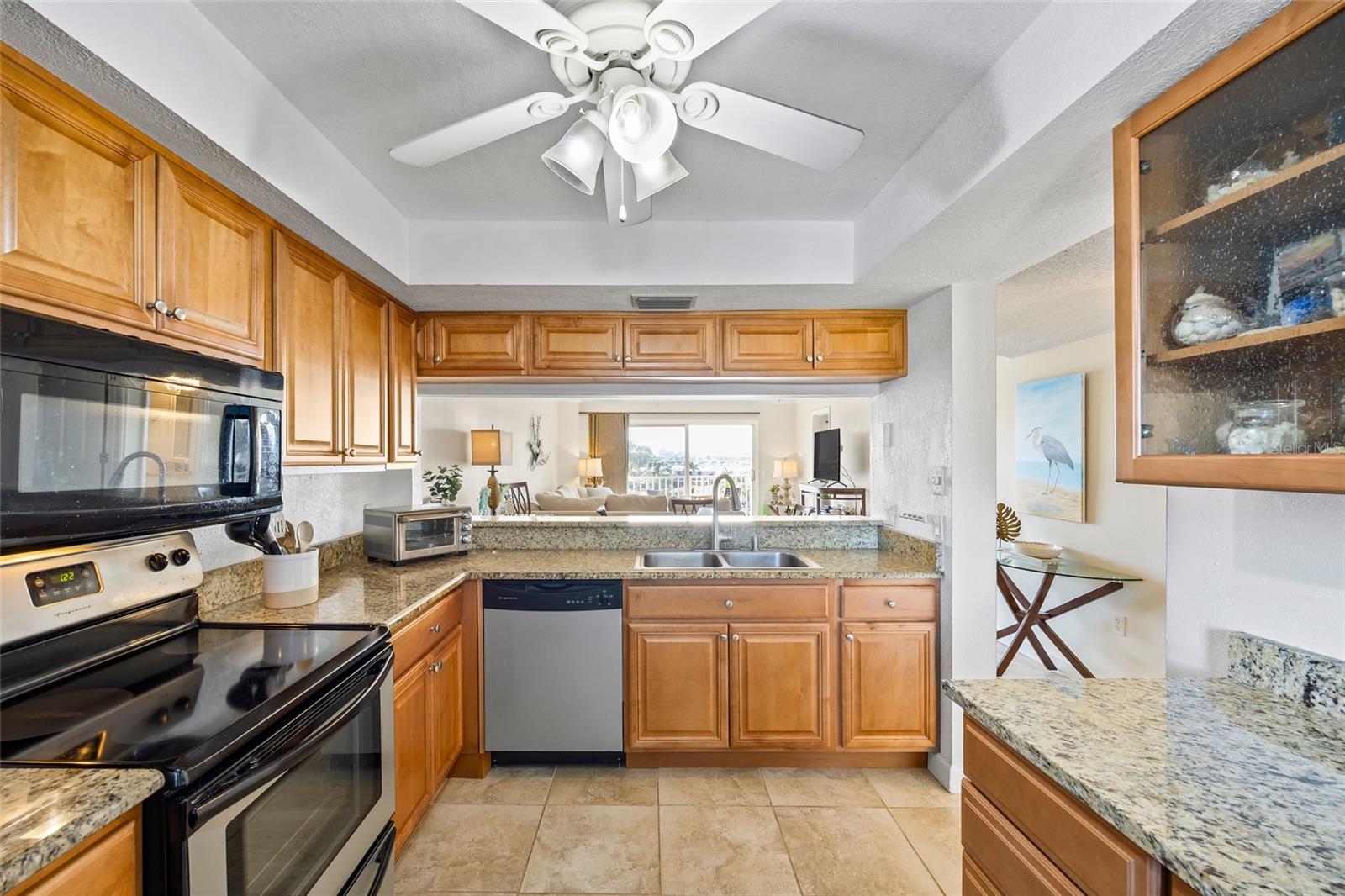 610 ISLAND WAY #302, CLEARWATER BEACH, FL, 33767