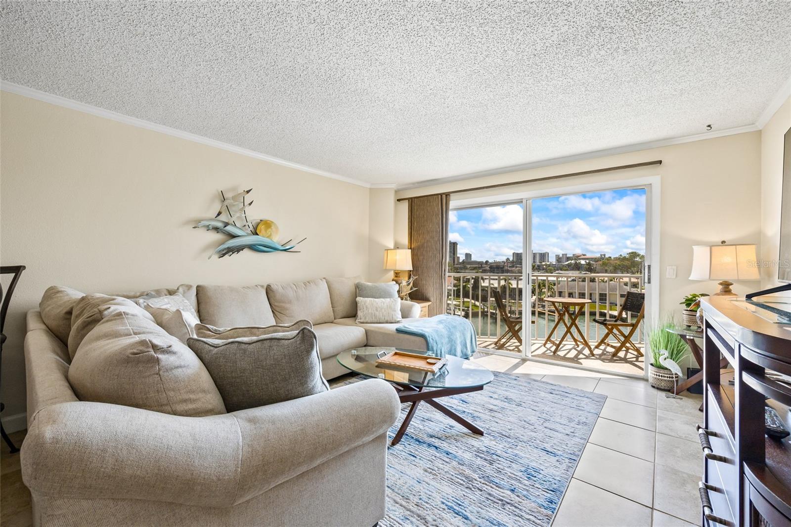 610 ISLAND WAY #302, CLEARWATER BEACH, FL, 33767