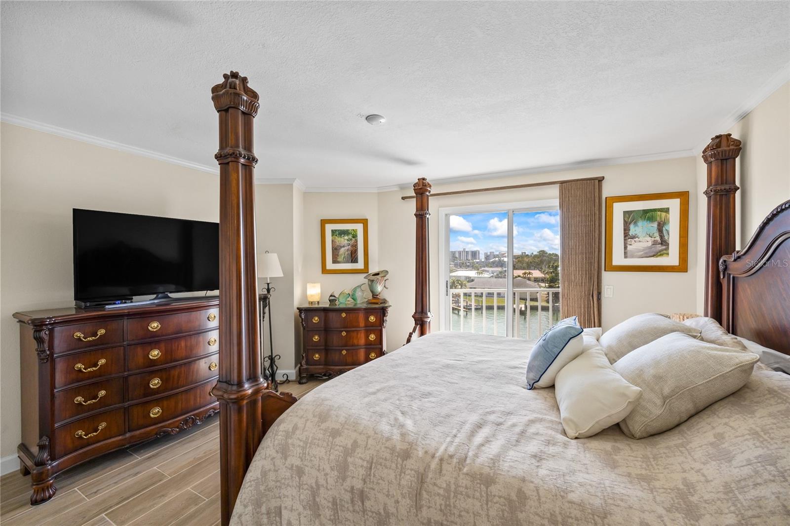 610 ISLAND WAY #302, CLEARWATER BEACH, FL, 33767