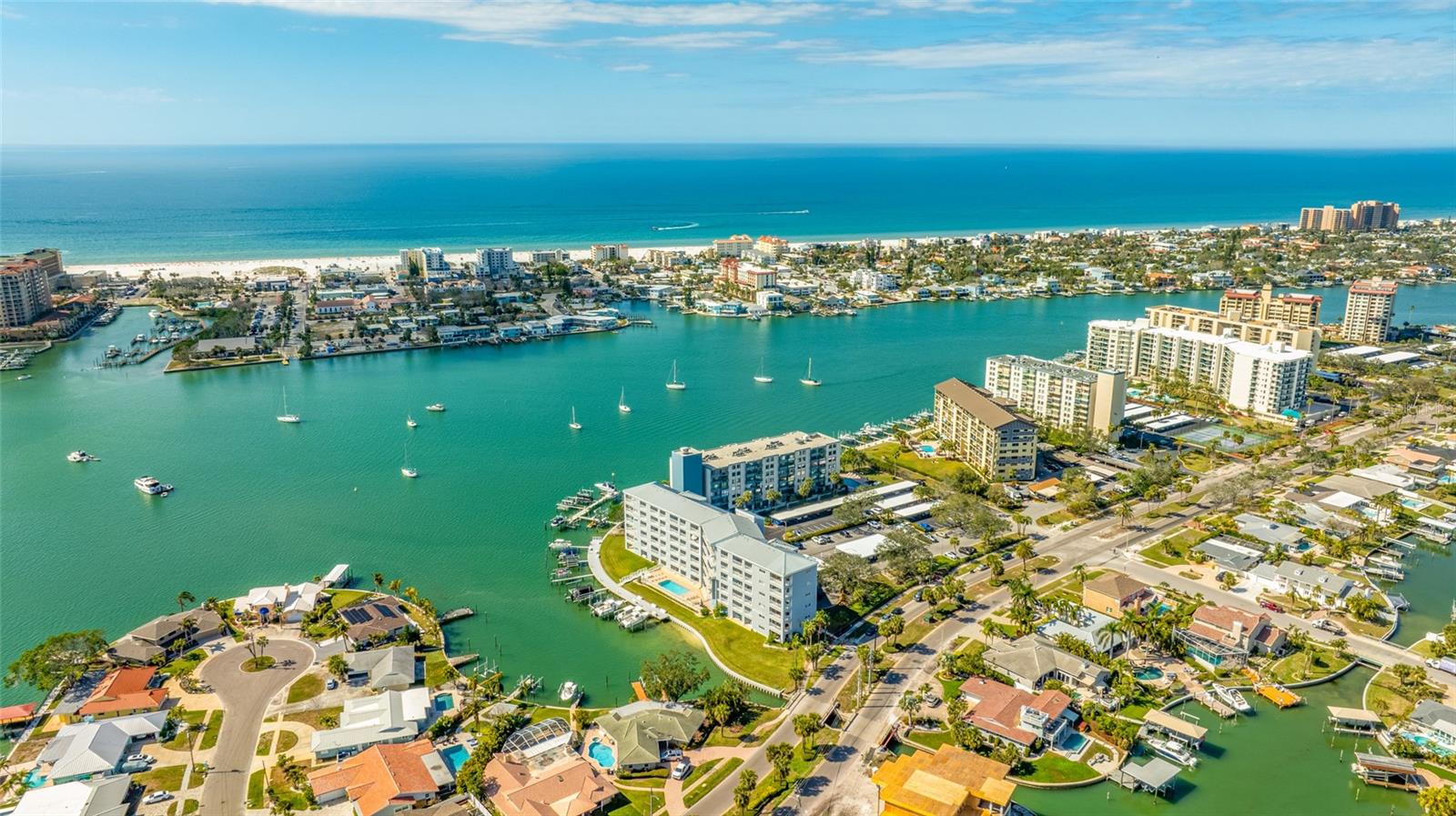 610 ISLAND WAY #302, CLEARWATER BEACH, FL, 33767