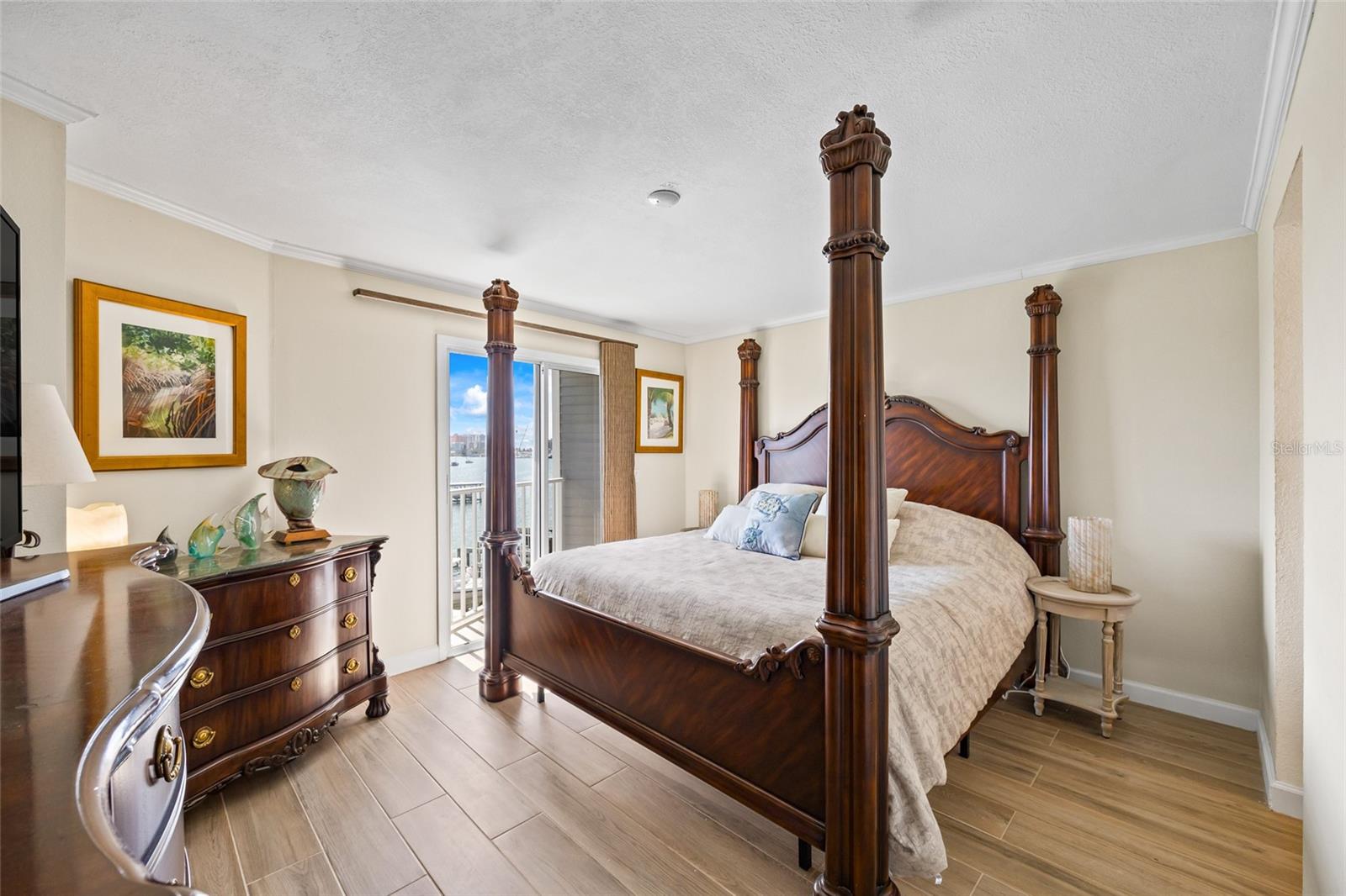 610 ISLAND WAY #302, CLEARWATER BEACH, FL, 33767