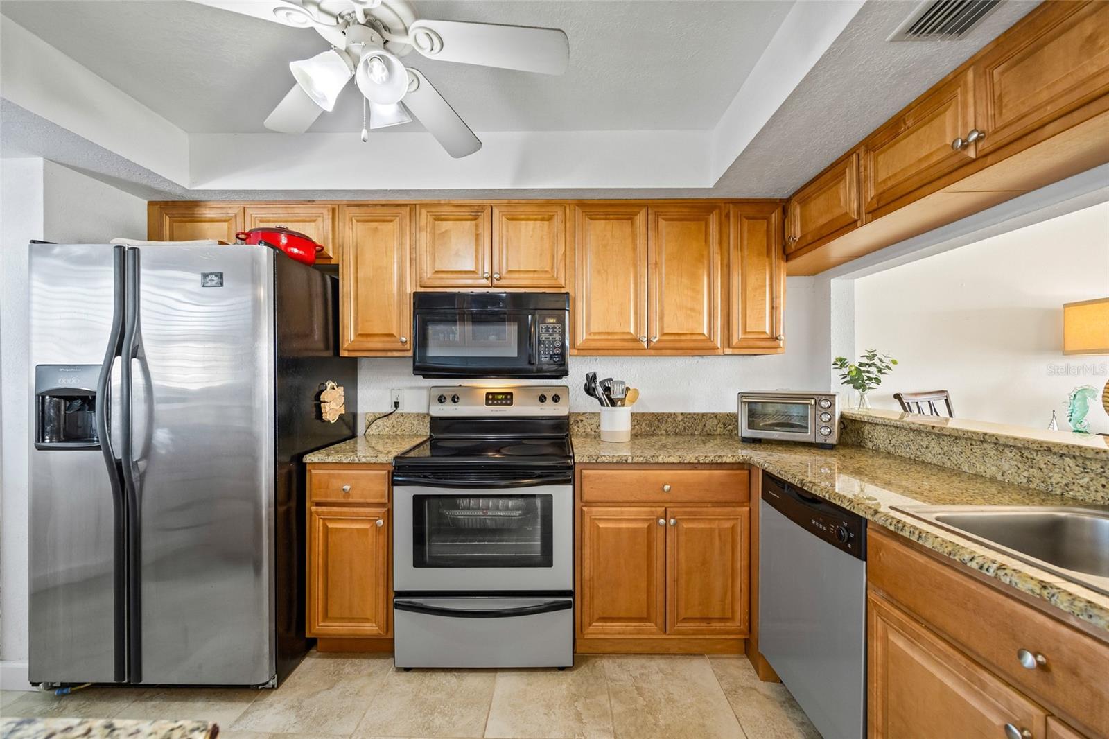 610 ISLAND WAY #302, CLEARWATER BEACH, FL, 33767