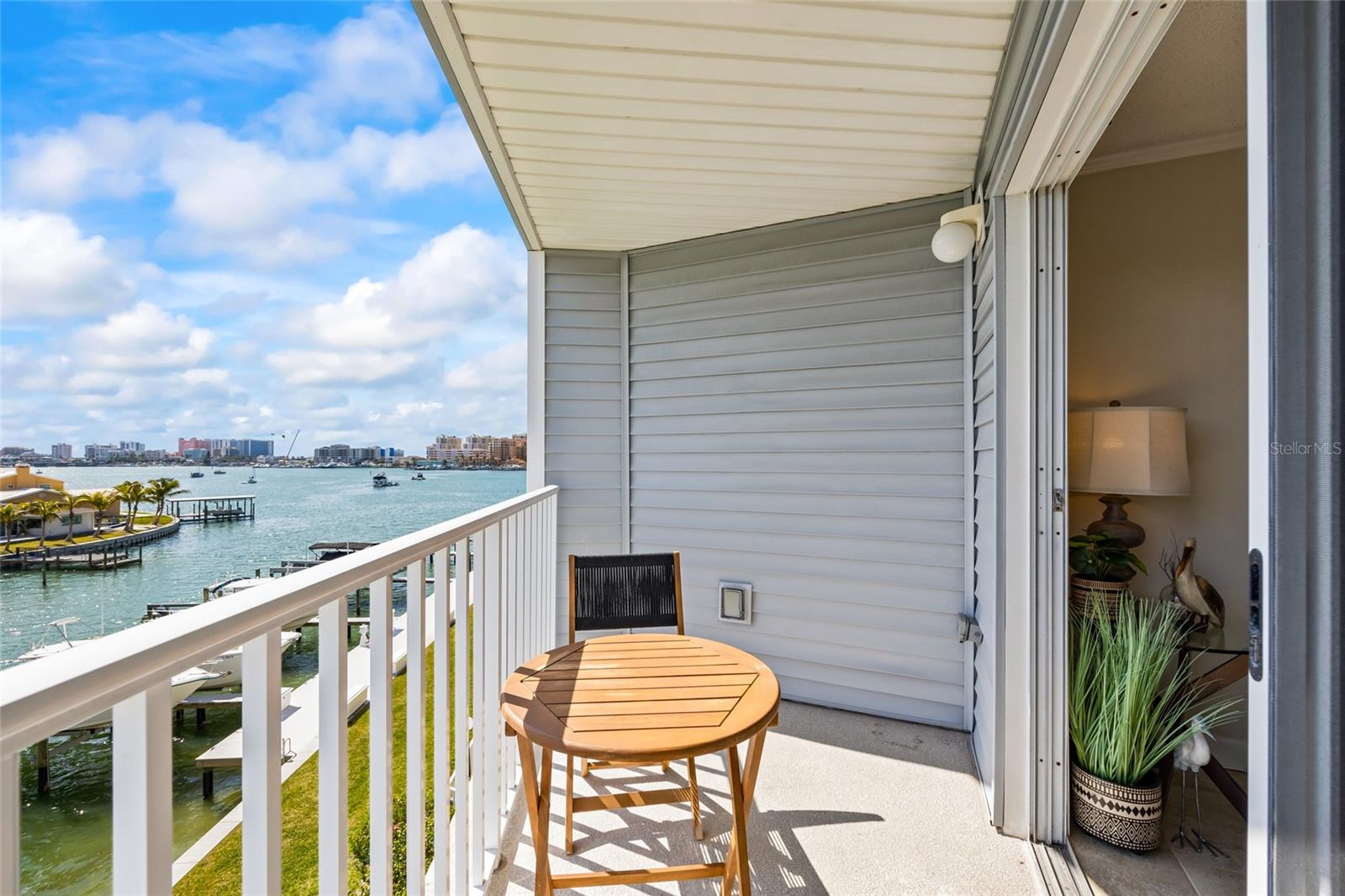 610 ISLAND WAY #302, CLEARWATER BEACH, FL, 33767