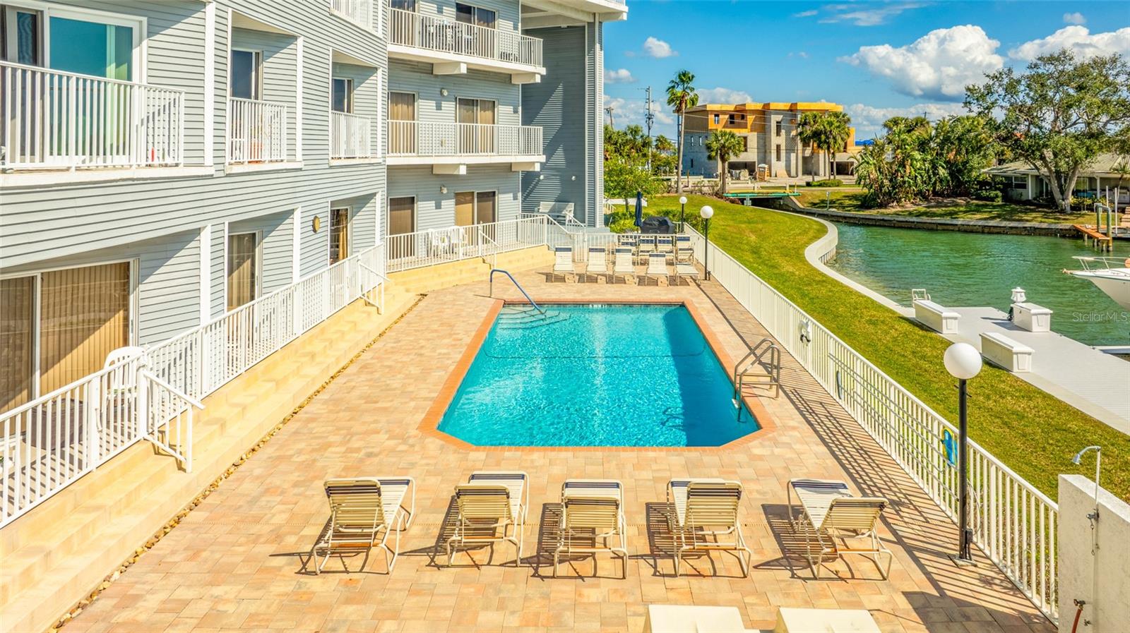 610 ISLAND WAY #302, CLEARWATER BEACH, FL, 33767
