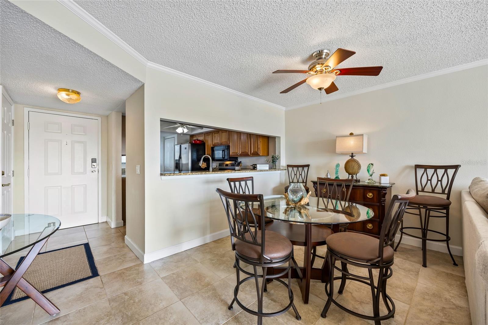 610 ISLAND WAY #302, CLEARWATER BEACH, FL, 33767