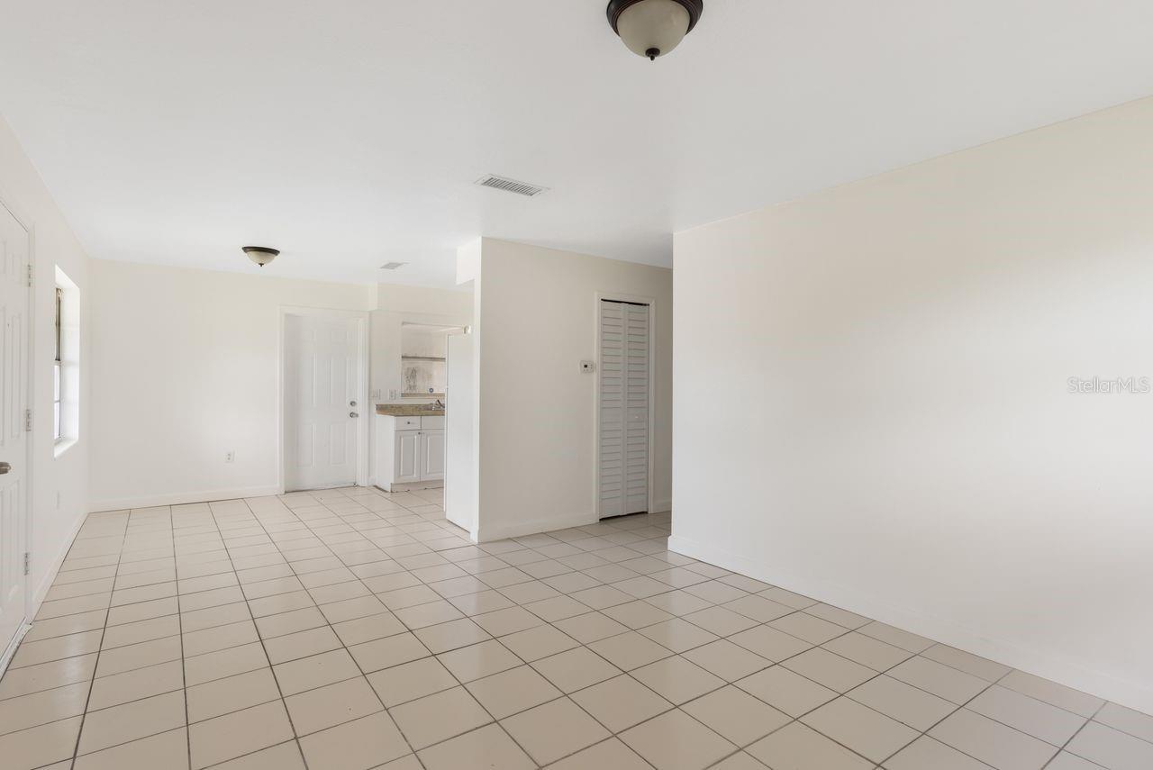 4883 N PINE HILLS RD, ORLANDO, FL, 32808