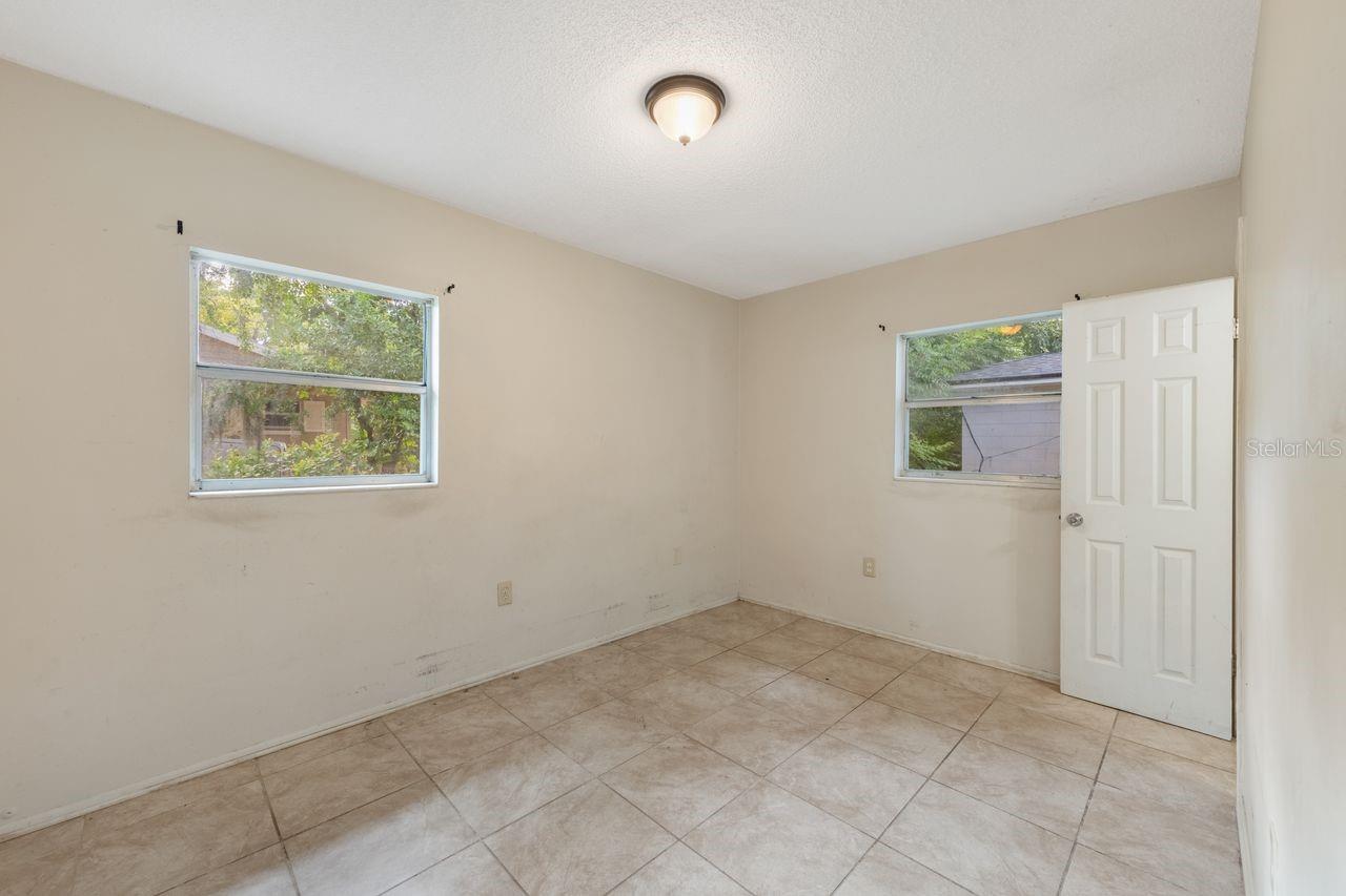 4883 N PINE HILLS RD, ORLANDO, FL, 32808