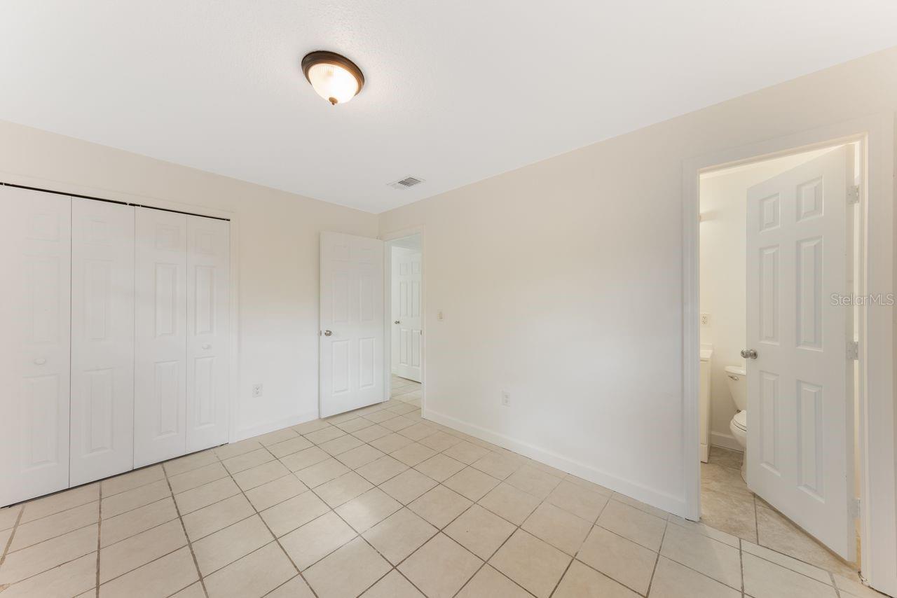4883 N PINE HILLS RD, ORLANDO, FL, 32808