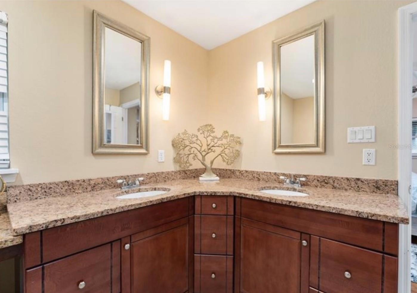 20990 NE HIGHWAY 27, WILLISTON, FL, 32696