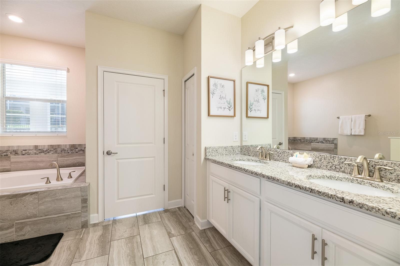 9036 STINGER DR E, DAVENPORT, FL, 33896