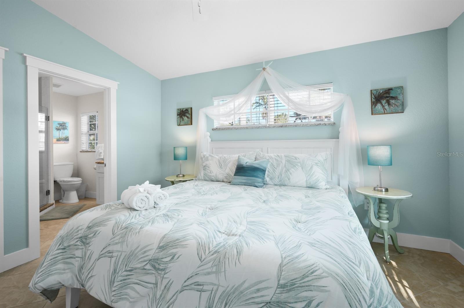 5608 HOLMES BLVD, HOLMES BEACH, FL, 34217
