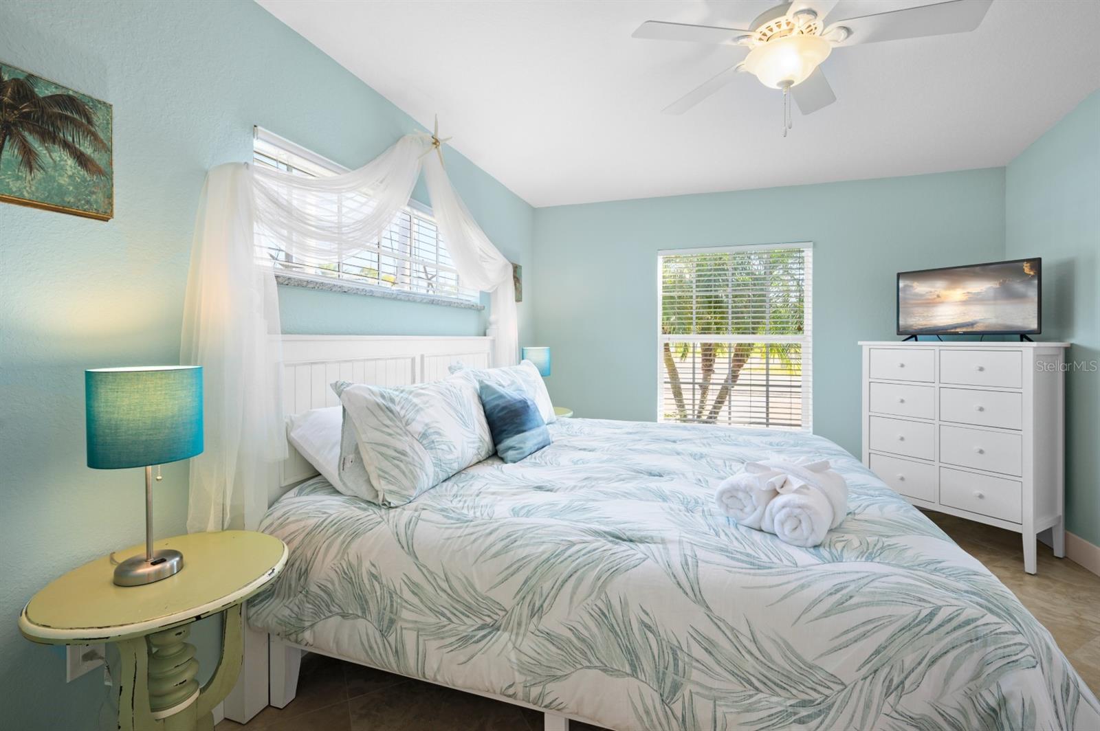 5608 HOLMES BLVD, HOLMES BEACH, FL, 34217